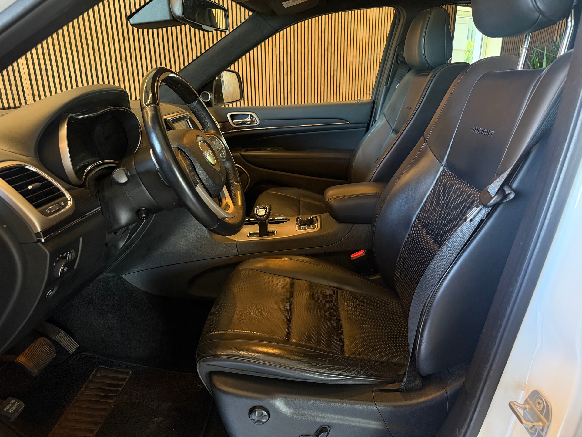 JEEP Grand Cherokee 3.0 CRD 250 Summit-image-12