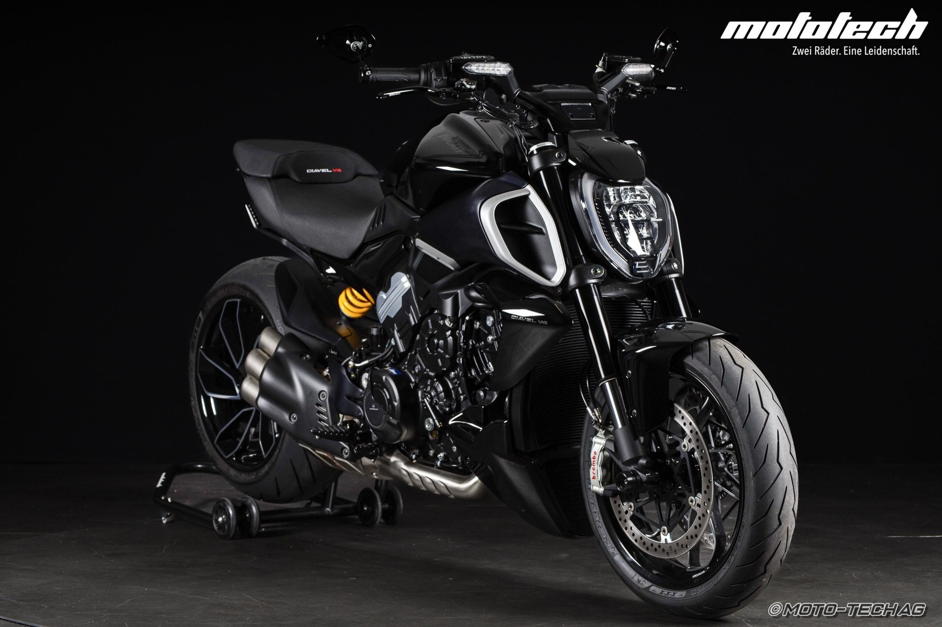 DUCATI Diavel V4-image-0