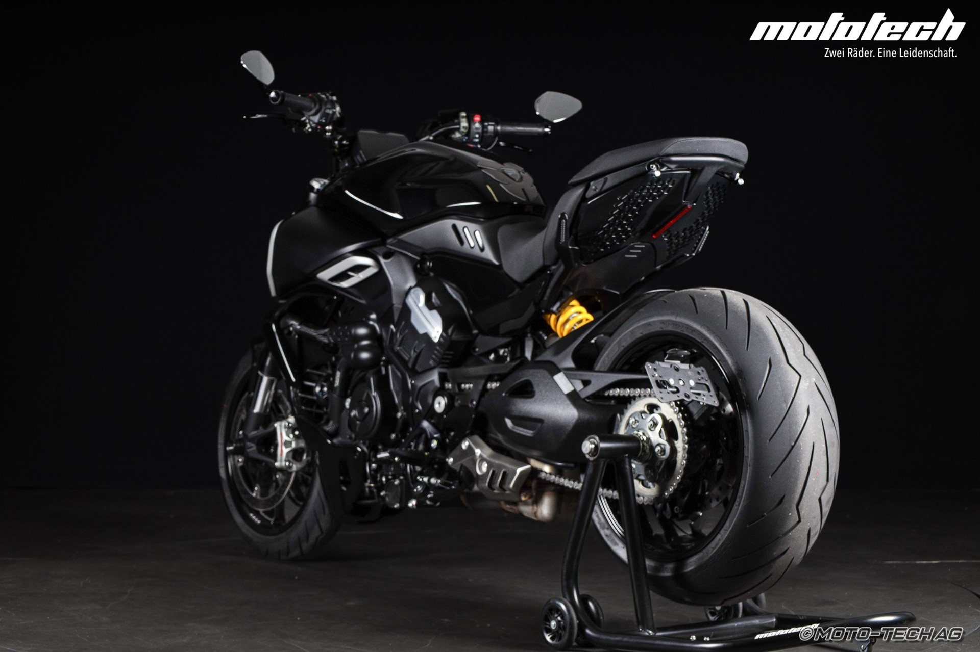 DUCATI Diavel V4-image-3
