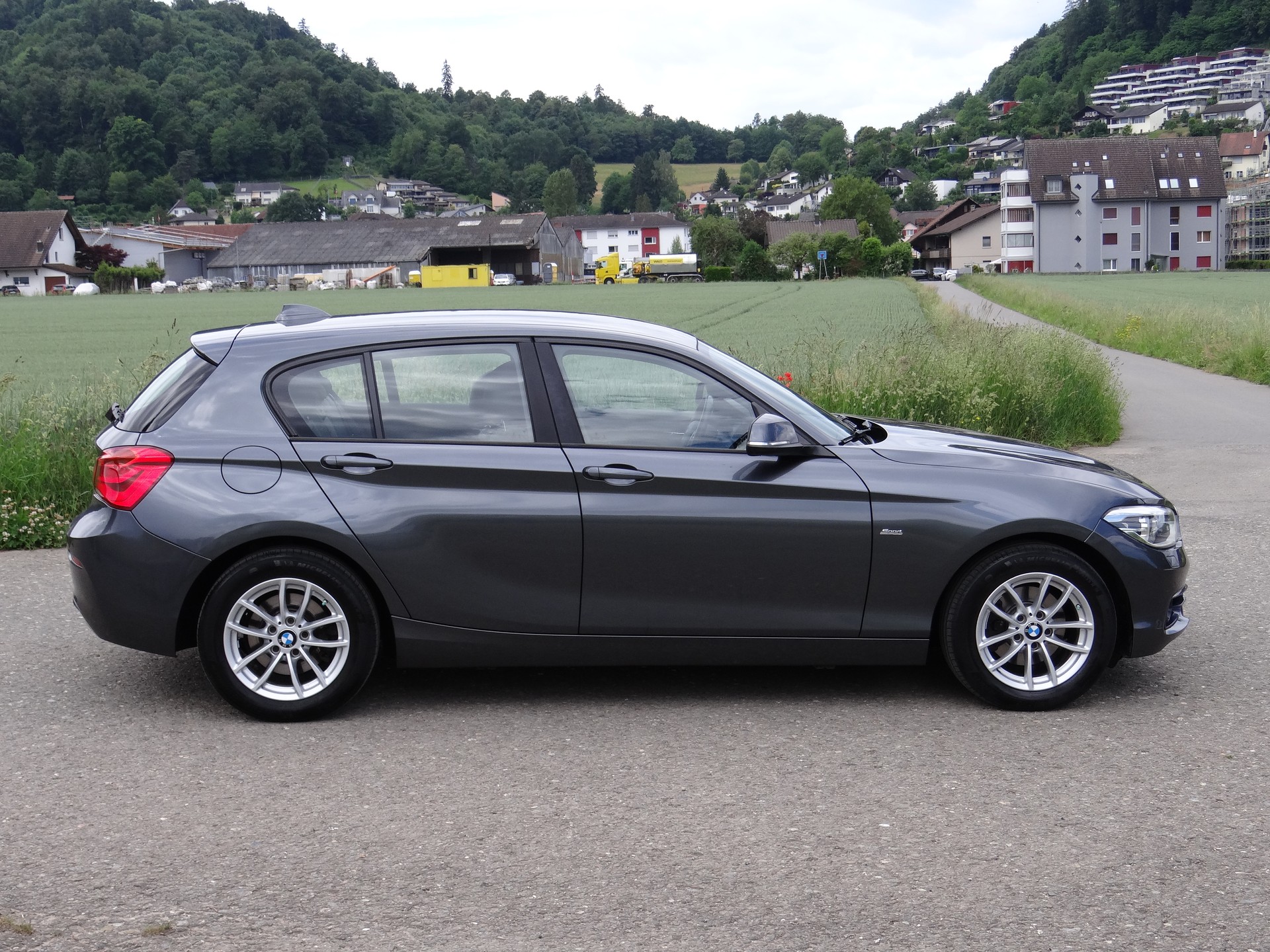 BMW 120d xDrive Sport Line Steptronic-image-4