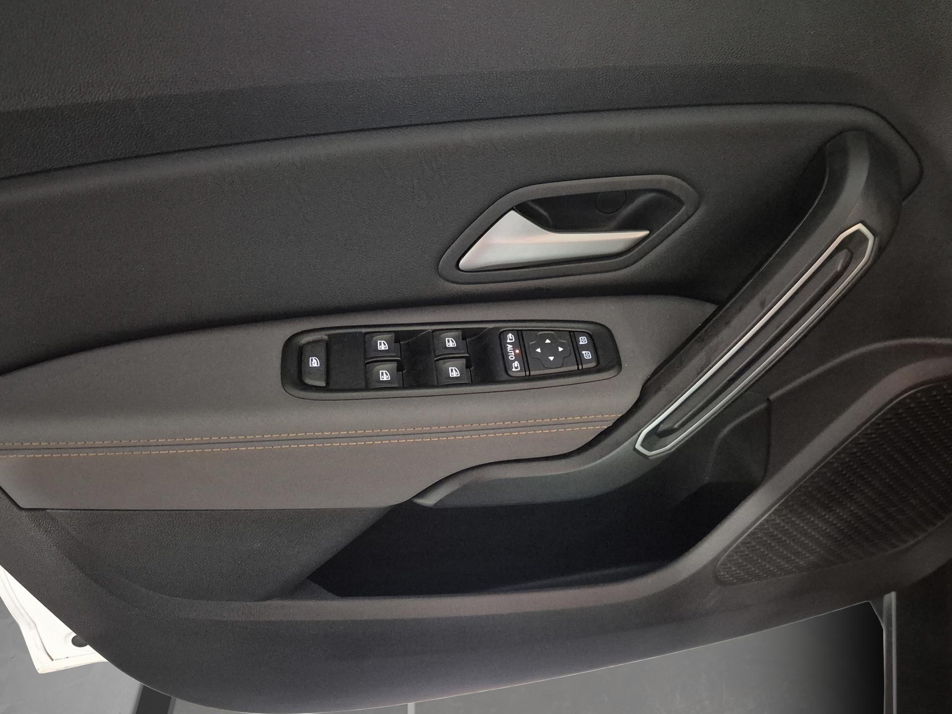 DACIA Duster TCe 150 Extreme EDC 4x2-image-23
