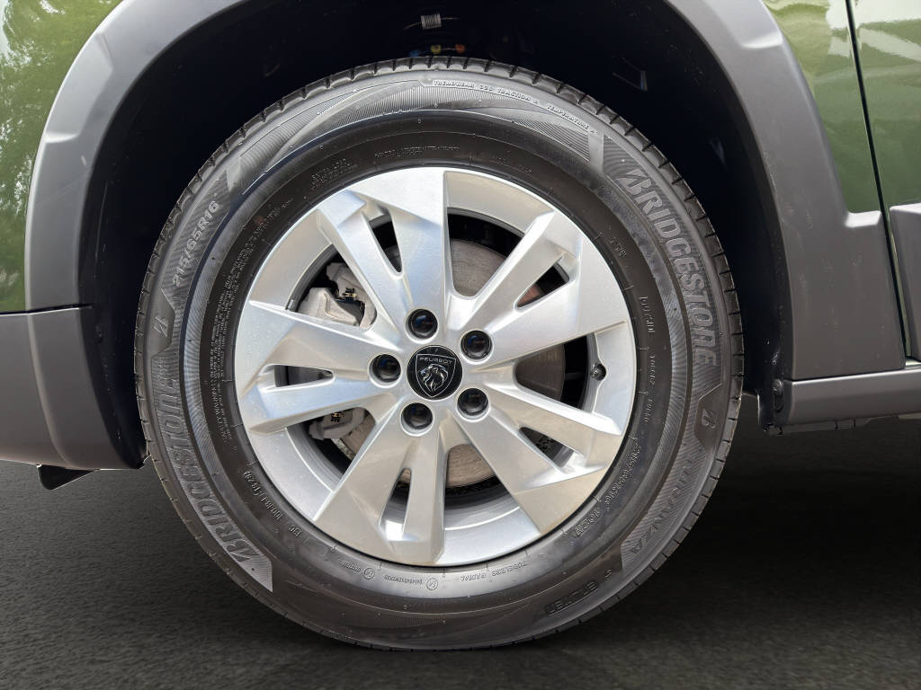 PEUGEOT Rifter Long 1.5 BlueHDi 130 Family Edition-image-9