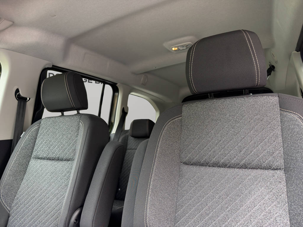PEUGEOT Rifter Long 1.5 BlueHDi 130 Family Edition-image-8