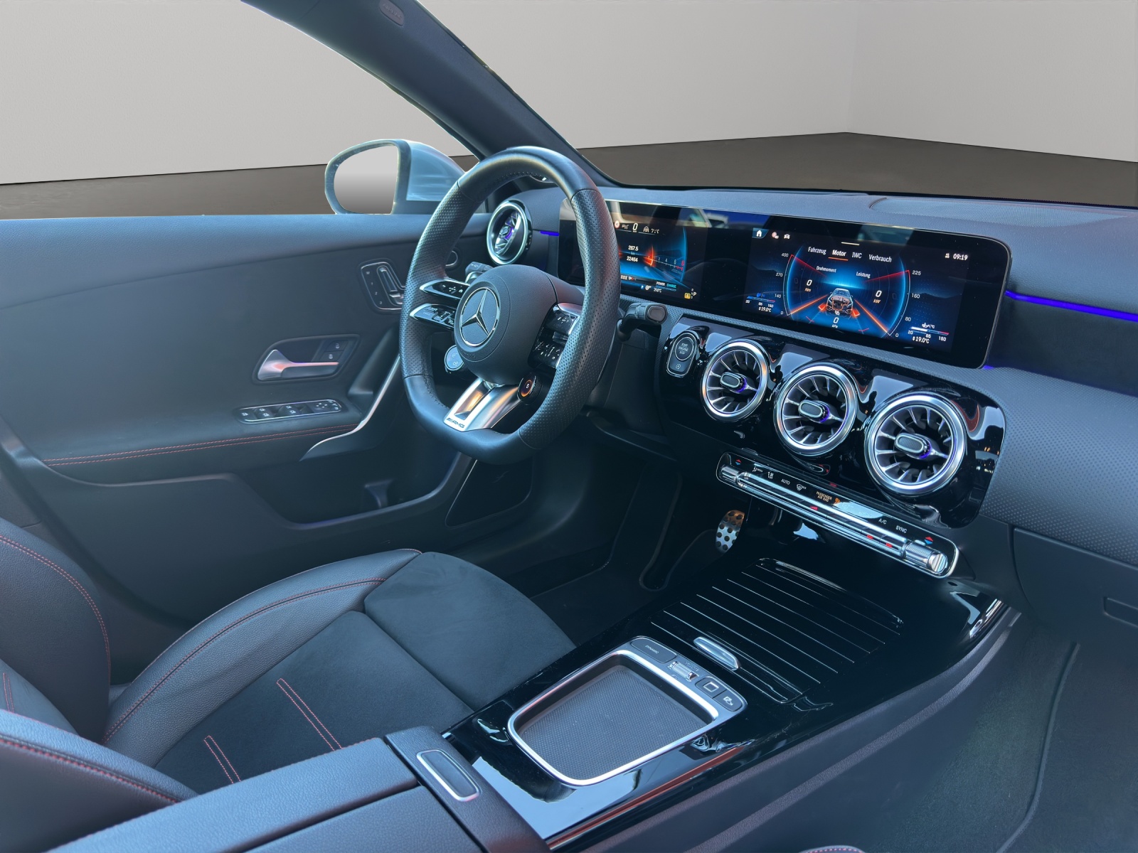 MERCEDES-BENZ A35AMG 4Matic 8G-DCT *CH-Wagen*-image-12