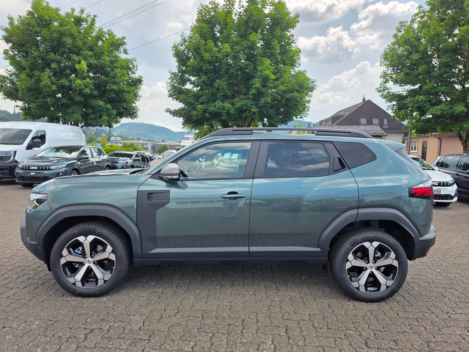DACIA Duster 1.2 Hybrid Journey 4WD-image-1