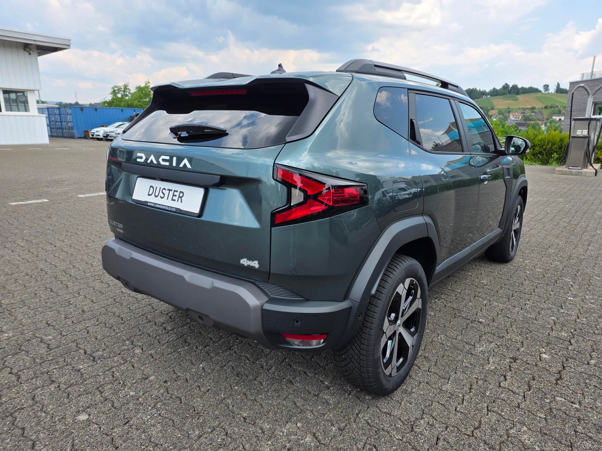 DACIA Duster 1.2 Hybrid Journey 4WD-image-3