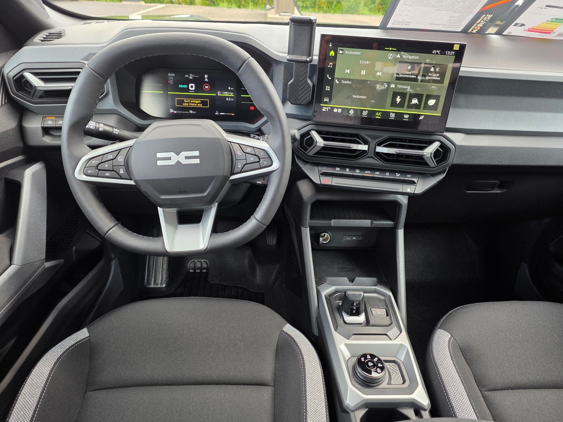 DACIA Duster 1.2 Hybrid Journey 4WD-image-7