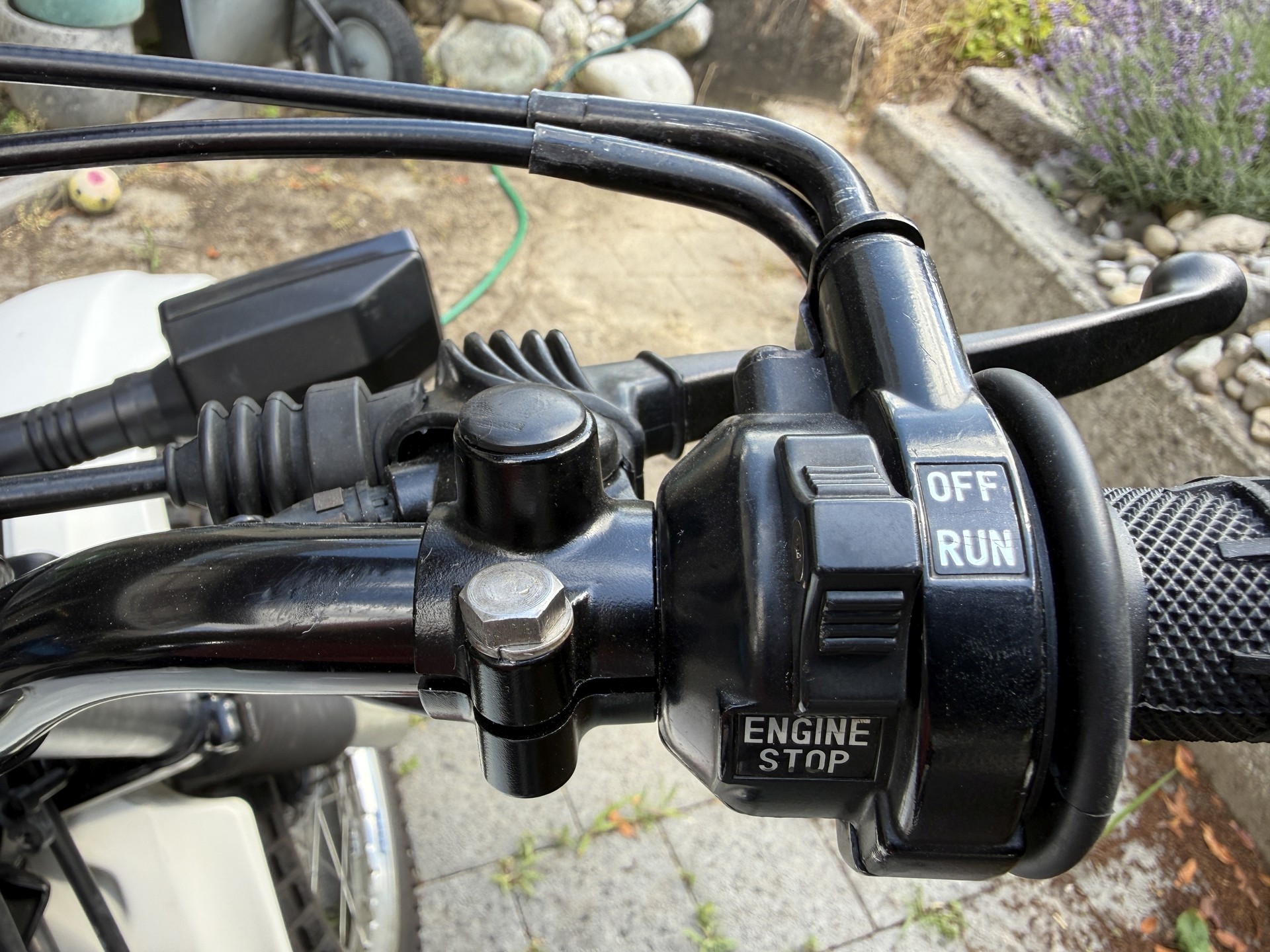 YAMAHA XT 550-image-13