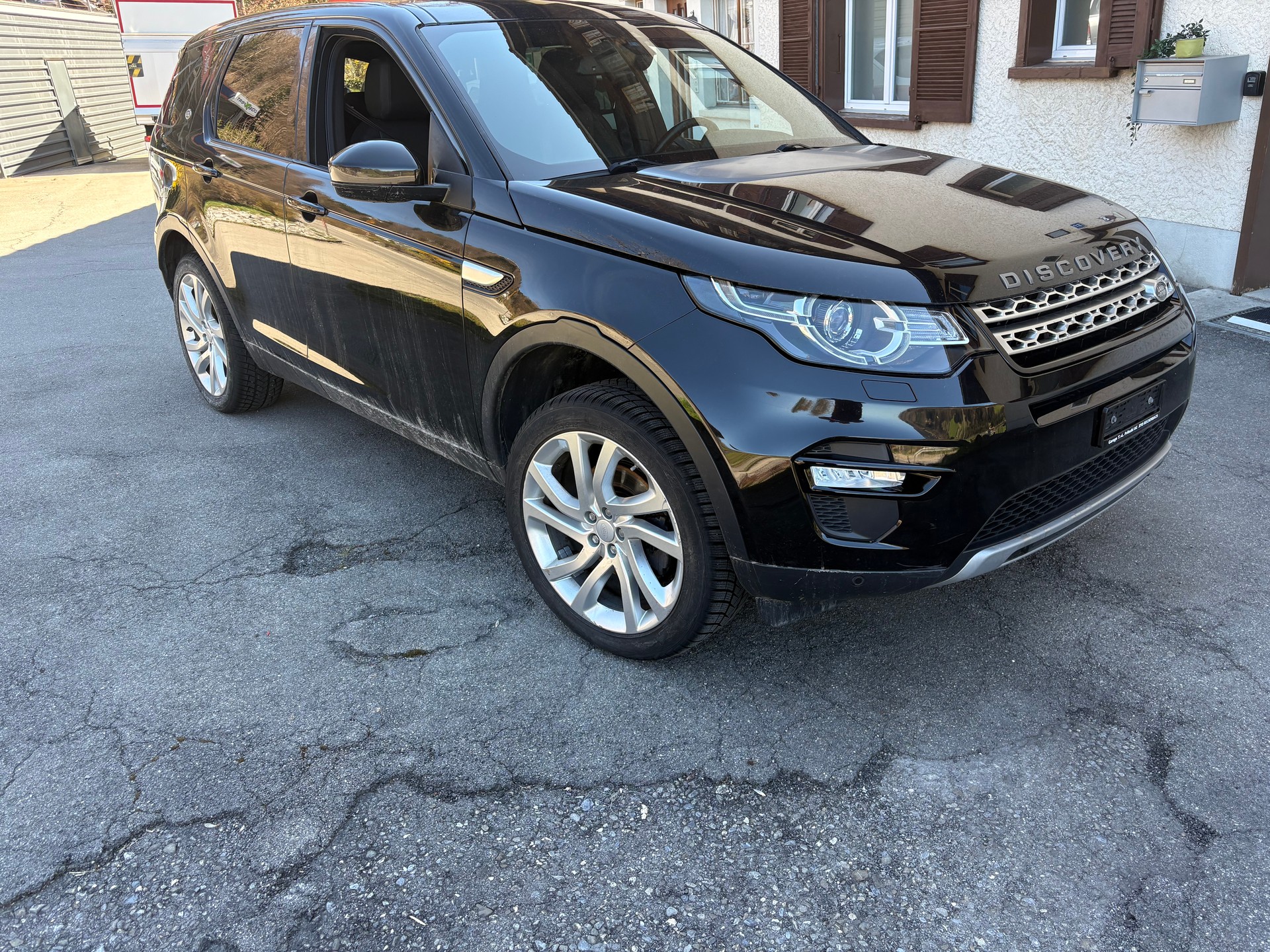 LAND ROVER Discovery Sport 2.0 TD4 HSE Luxury AT9-showroom-element-1