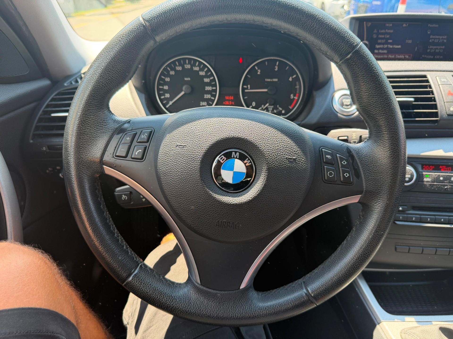 BMW 118d-image-9