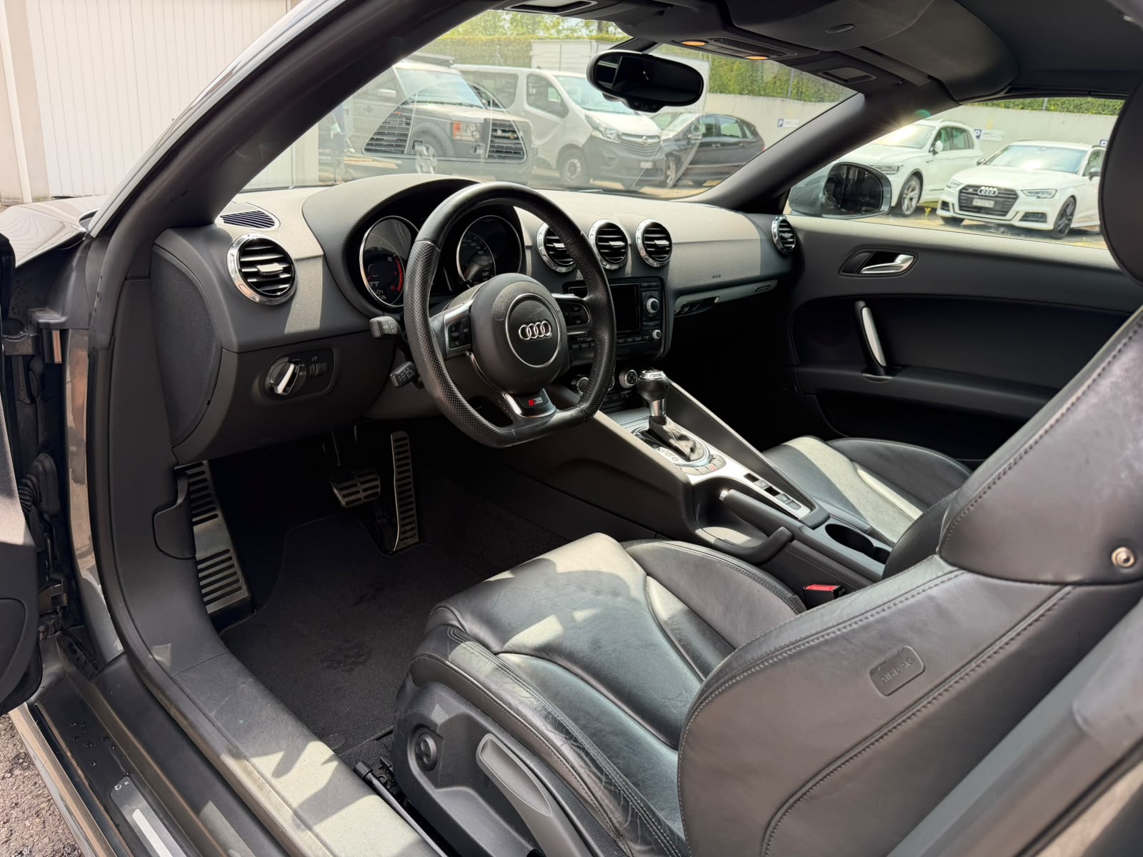 AUDI 2.0 TFSI 211 quattro S-Tronic-image-8