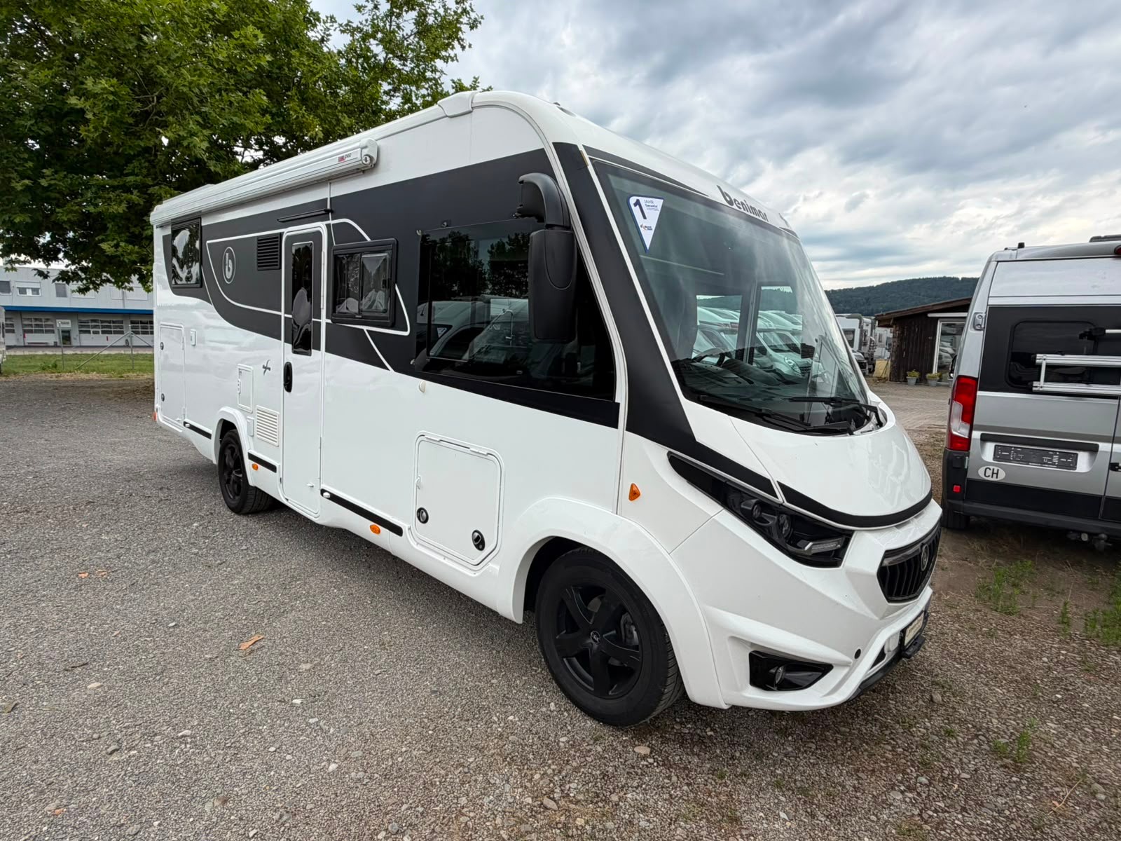 FIAT ***2.2JTD 160PS***BENIMAR AMPHITRYON 967***AUTOMAT 9 GANG STUFENLOS***LÄNGSBETT***HUBBETT***TOP-FAHRZEUG***-showroom-element-1