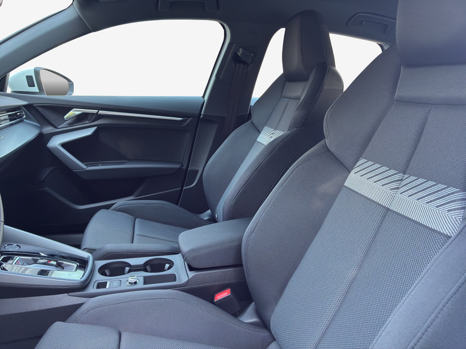 AUDI A3 Sportback TFSI 110 kW Attraction S tronic-image-7