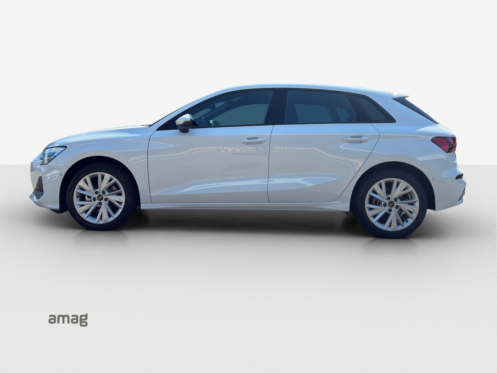 AUDI A3 Sportback TFSI 110 kW Attraction S tronic-showroom-element-1