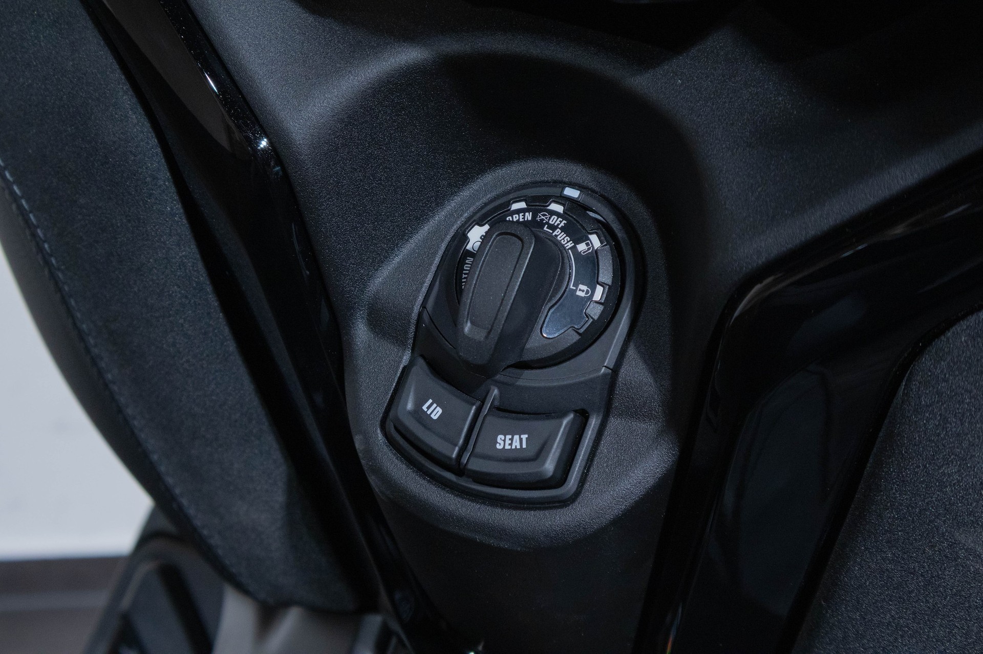 YAMAHA XMAX 125 Tech MAX-image-11