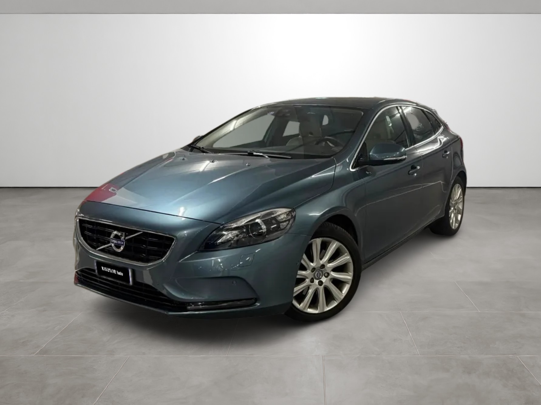 VOLVO V40 T4 Momentum Powershift-image-1