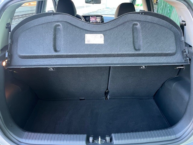 HYUNDAI i10 1.2 Launch Plus Automat-image-14
