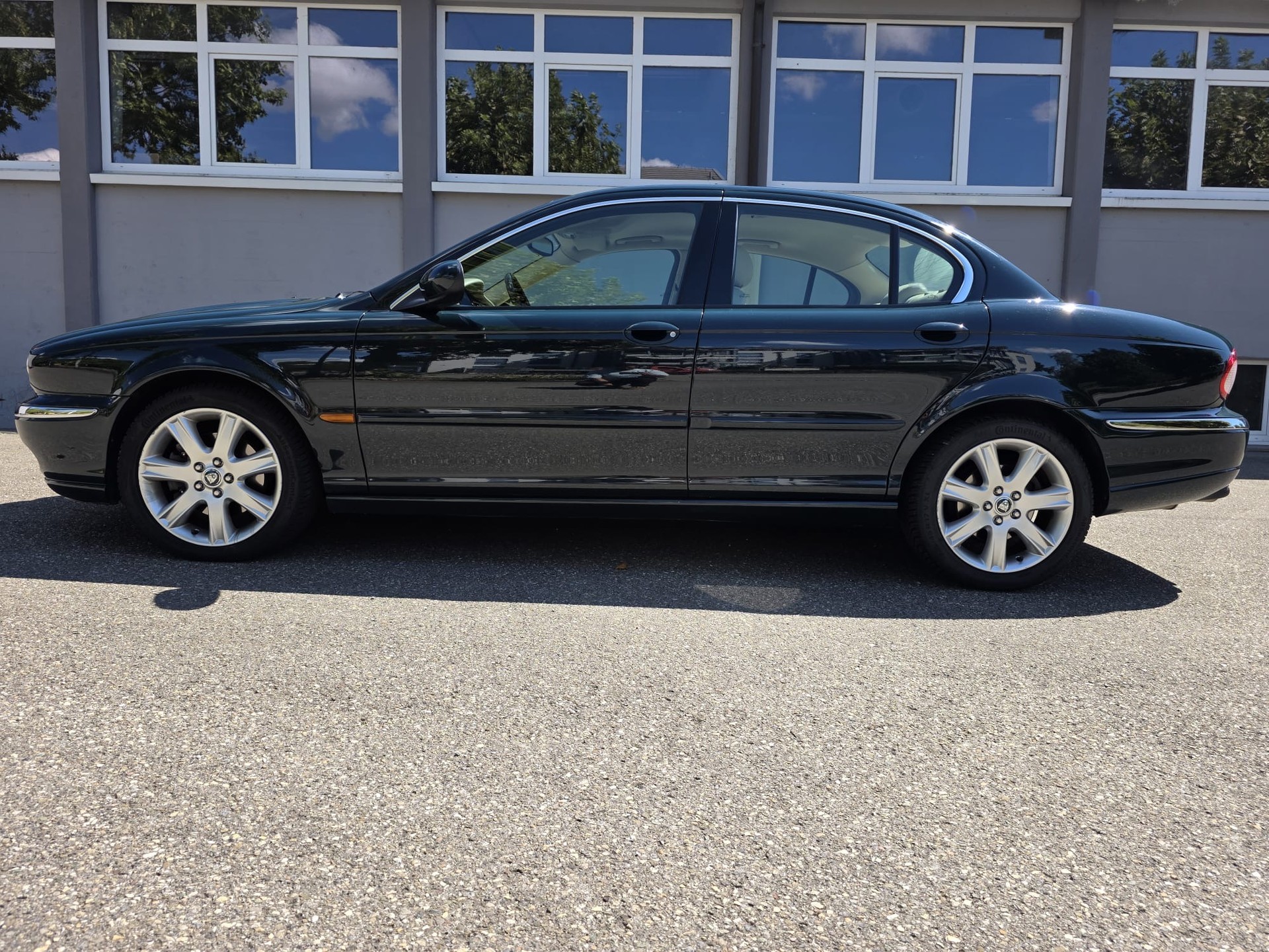 JAGUAR X-Type 3.0 V6 Traction4 Executive-image-12