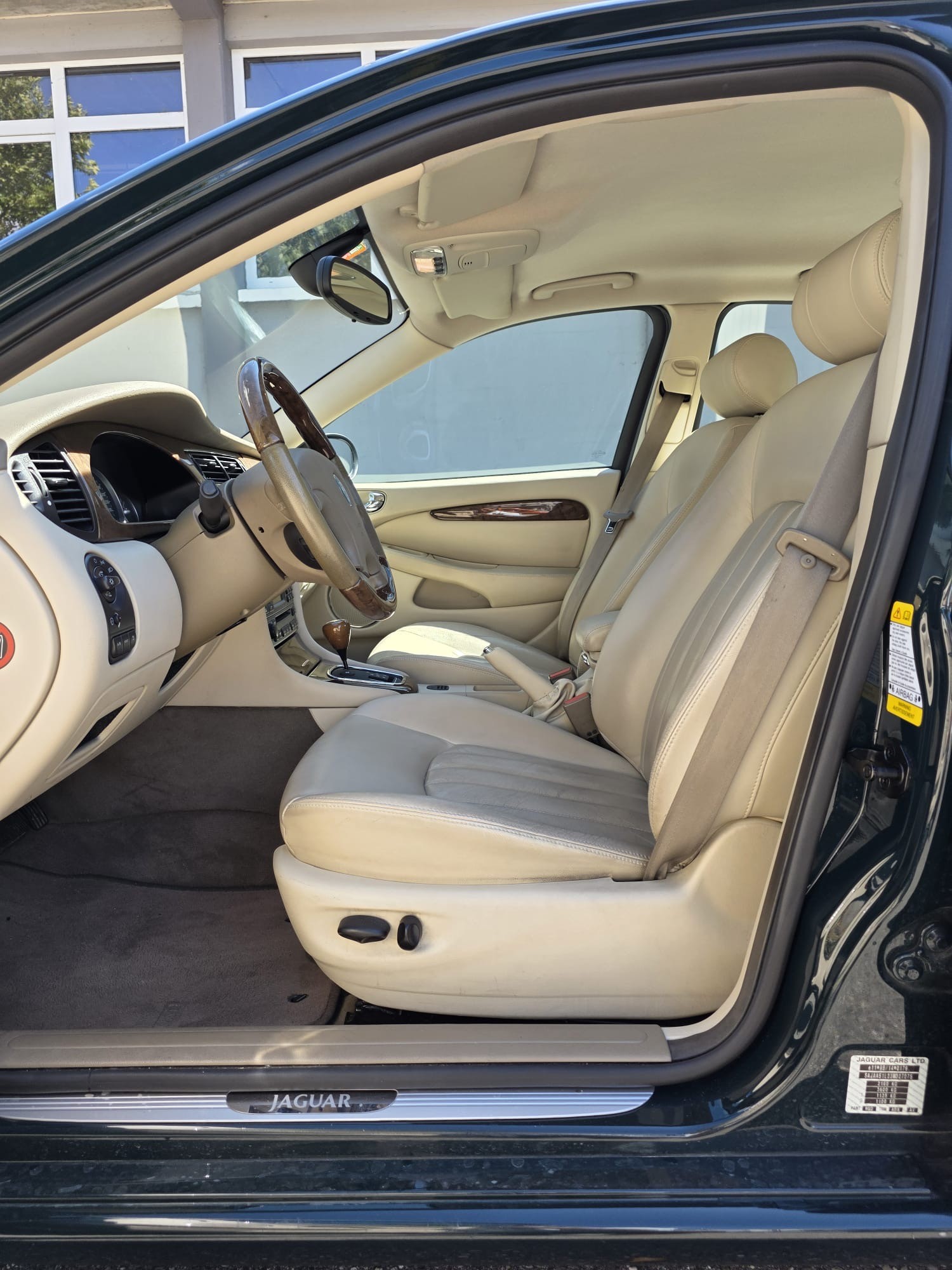 JAGUAR X-Type 3.0 V6 Traction4 Executive-image-6