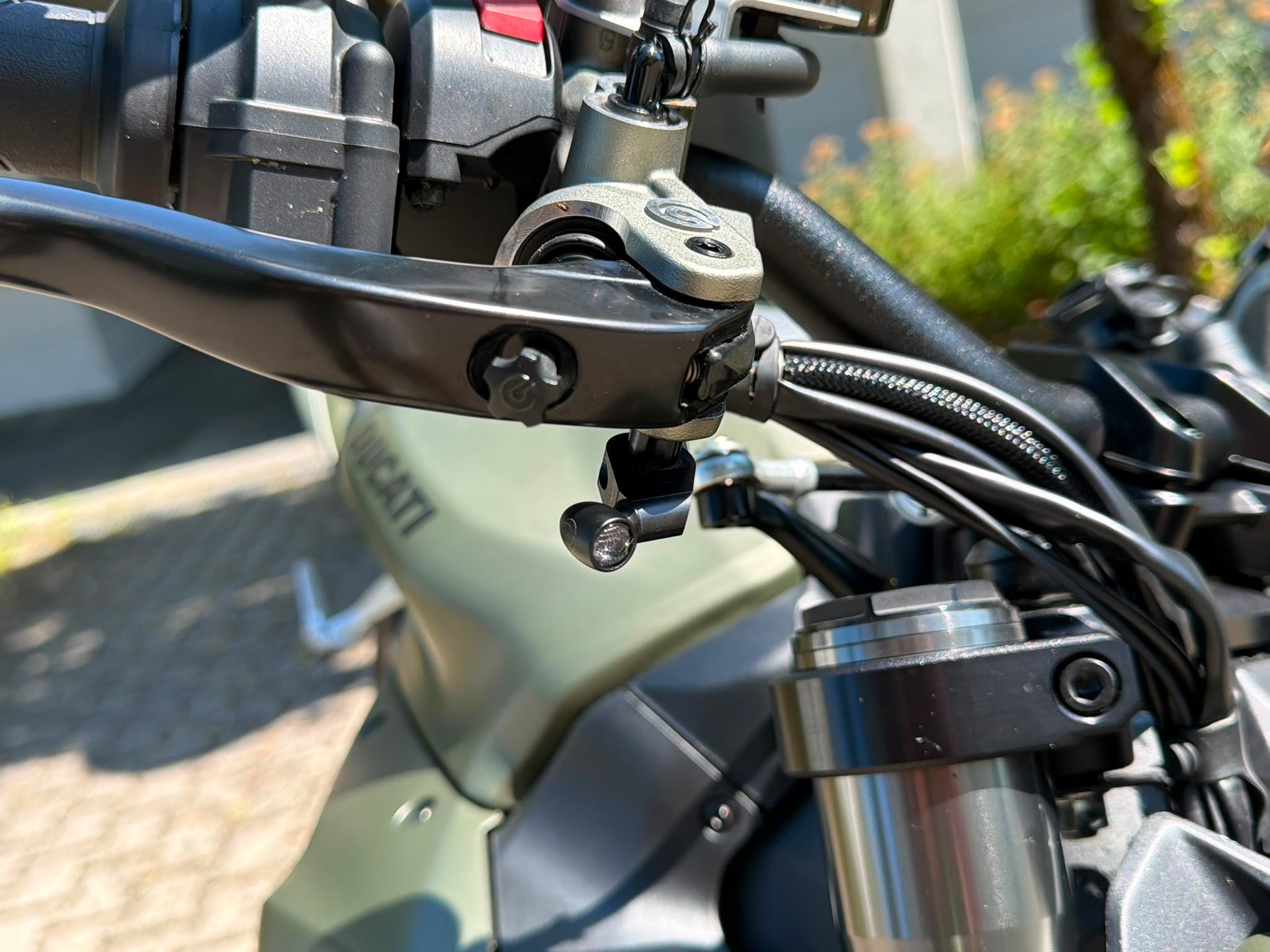 DUCATI Streetfighter V2-image-2
