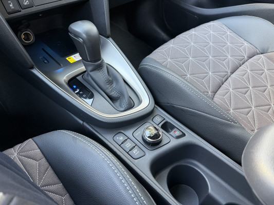 TOYOTA Yaris Cr. 1.5 Eleg. AWD A-image-10