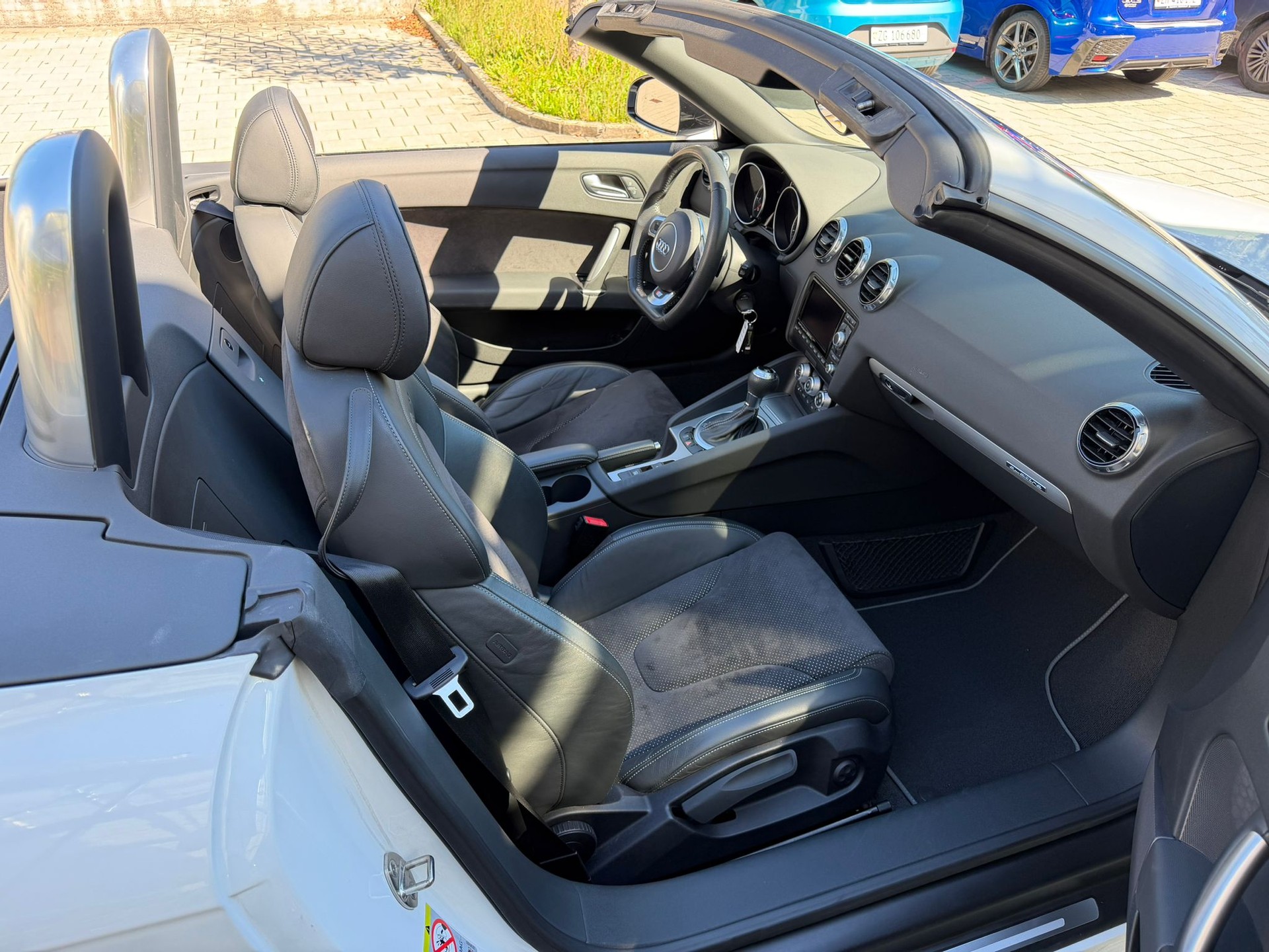 AUDI TT Roadster 2.0 TFSI quattro S-tronic-image-8