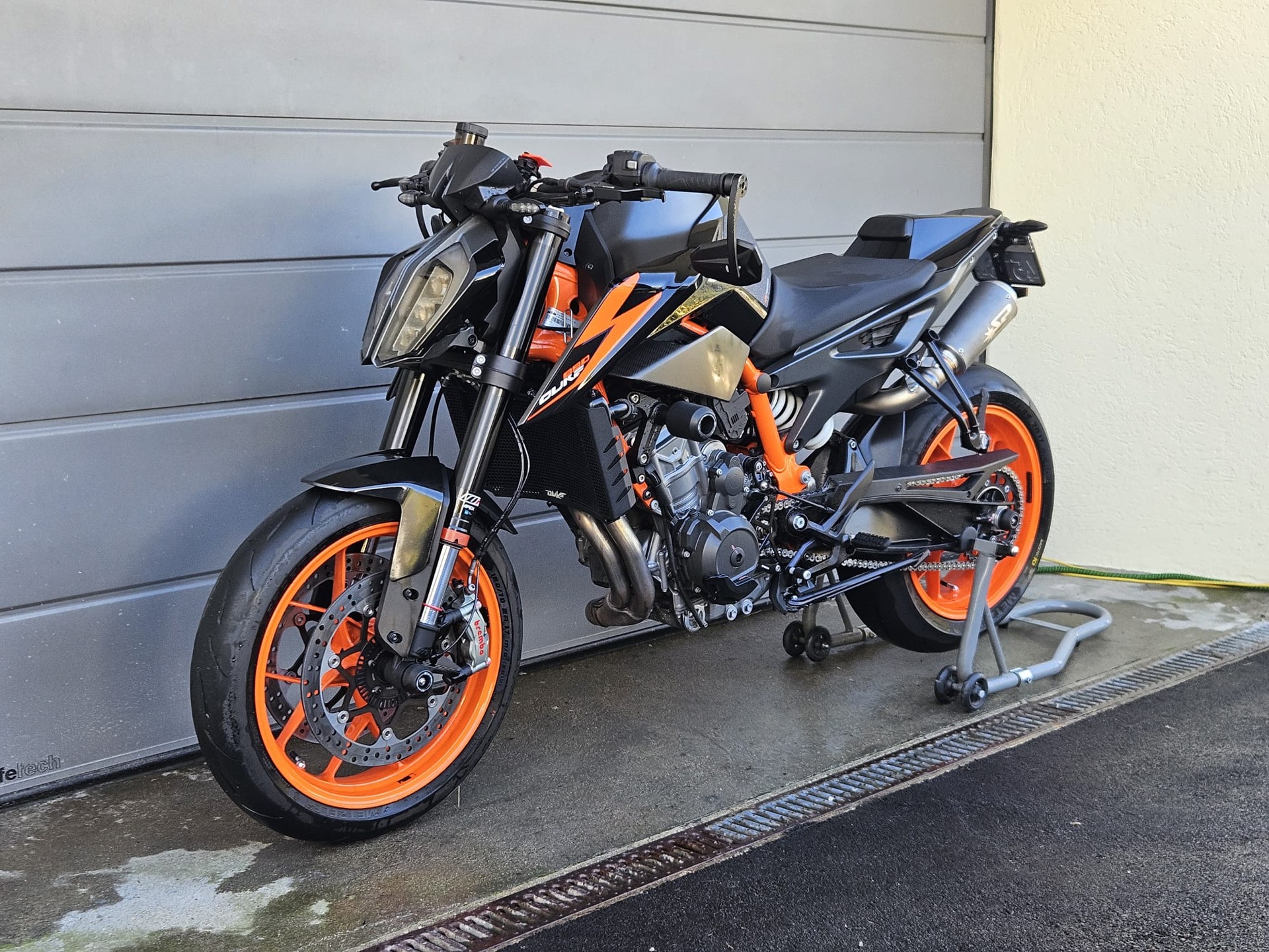 KTM 890 Duke R-image-3
