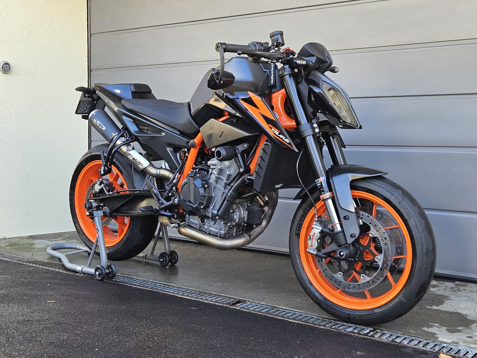 KTM 890 Duke R-image-2