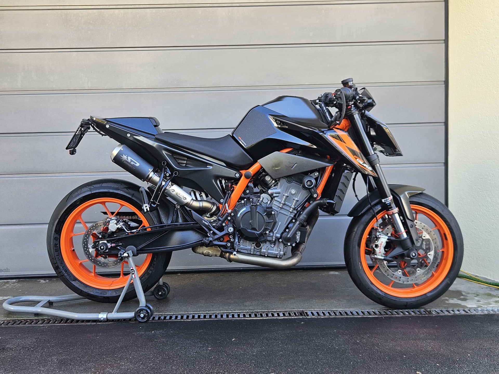 KTM 890 Duke R-image-0