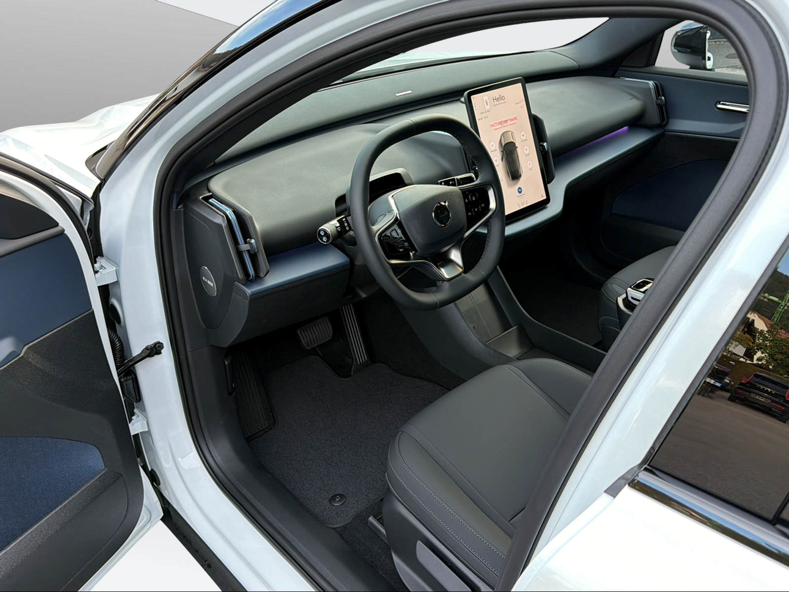 VOLVO EX30 P8 Plus AWD-image-10