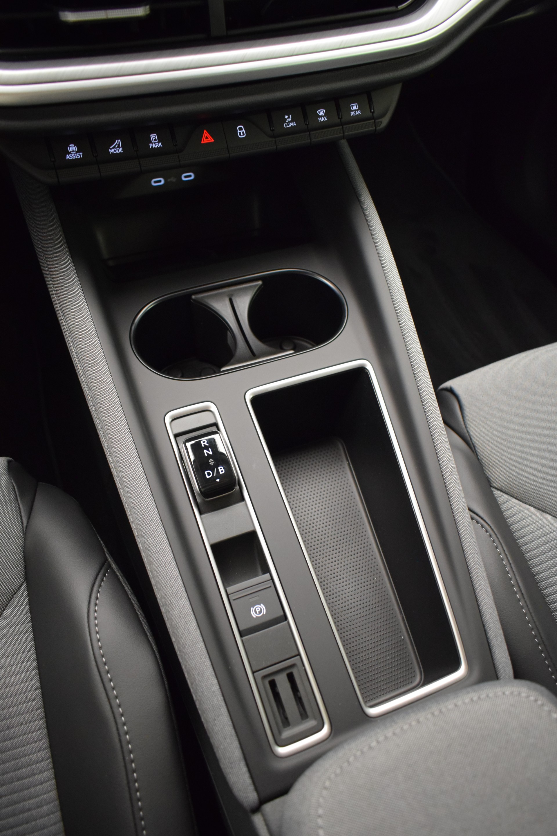 SKODA Enyaq 60 Essence CH Typenschein-image-28