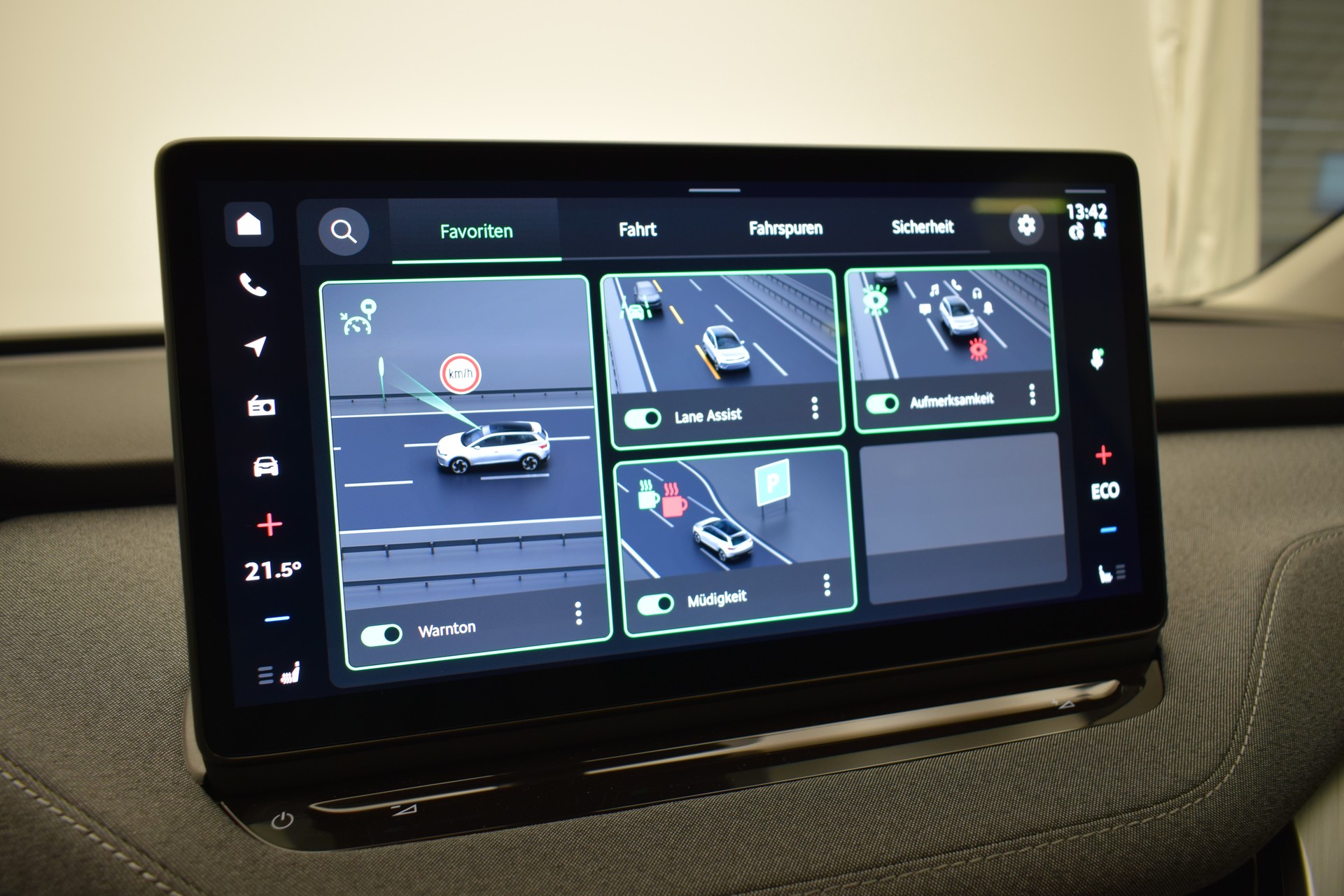 SKODA Enyaq 60 Essence CH Typenschein-image-24