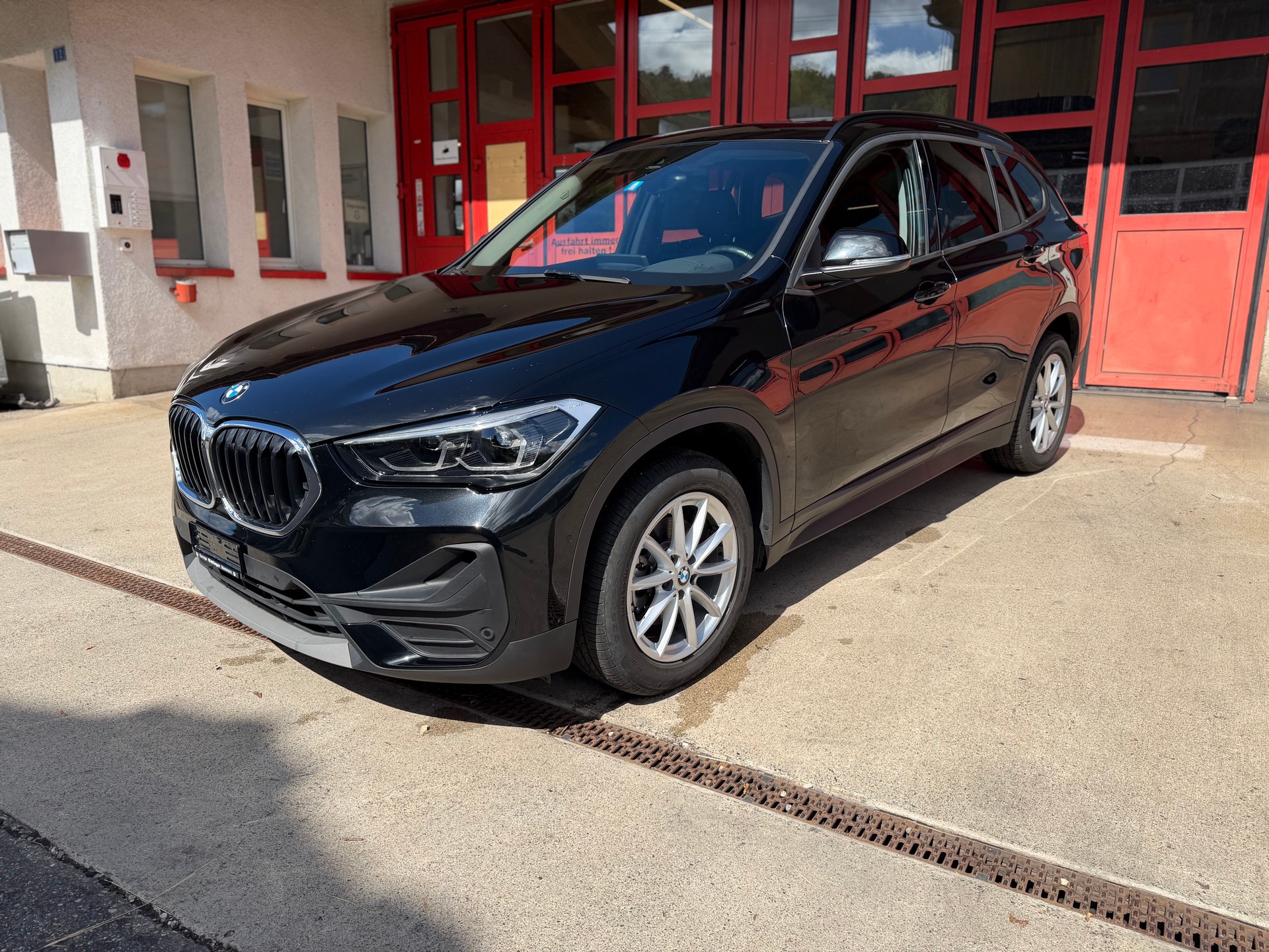 BMW X1 xDrive 18d Steptronic-showroom-element-1