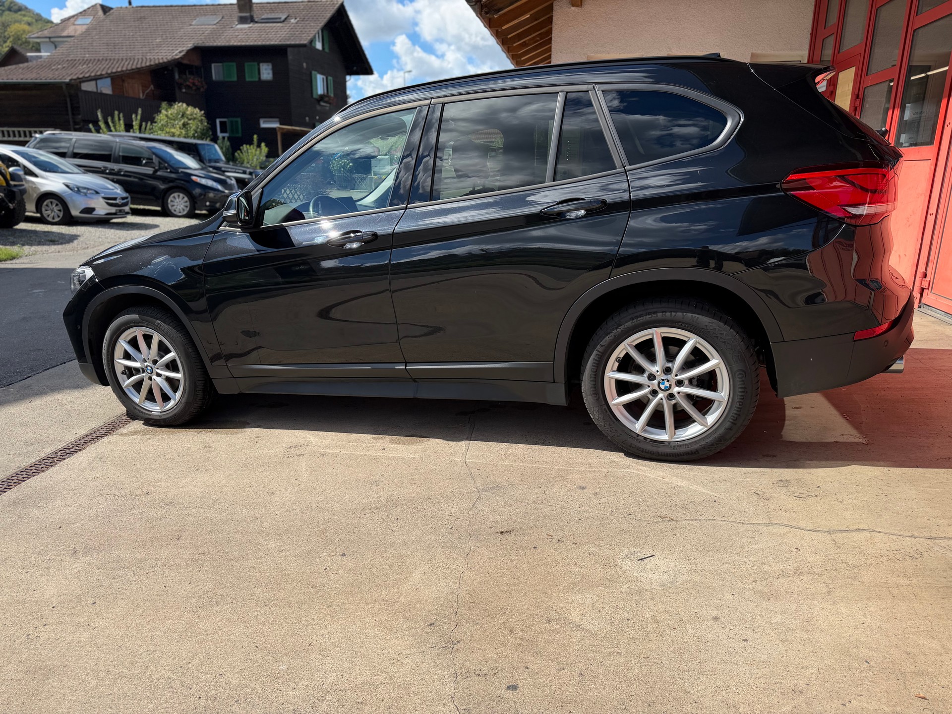 BMW X1 xDrive 18d Steptronic-showroom-element-3