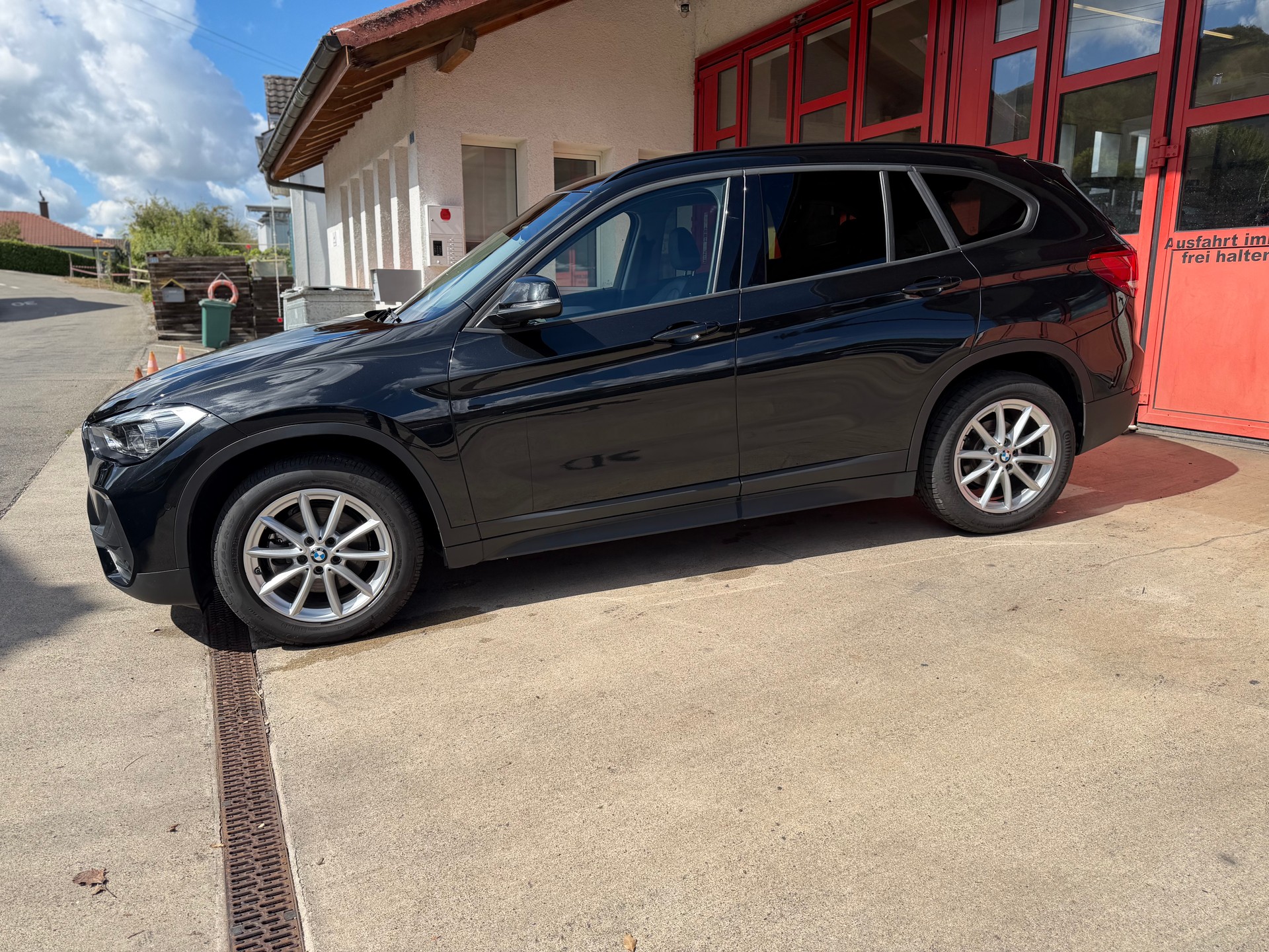 BMW X1 xDrive 18d Steptronic-showroom-element-2