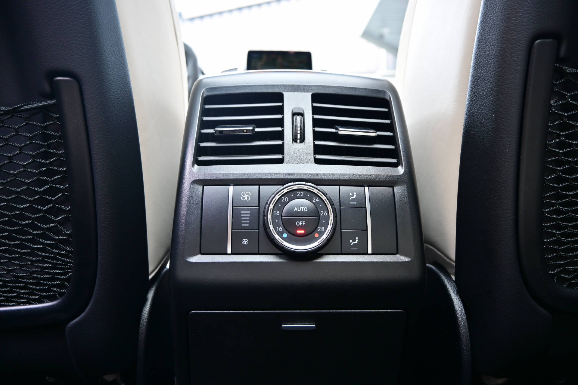 MERCEDES-BENZ GLE 63 V8 S AMG *CH-Auto*Panoramadach*-image-26