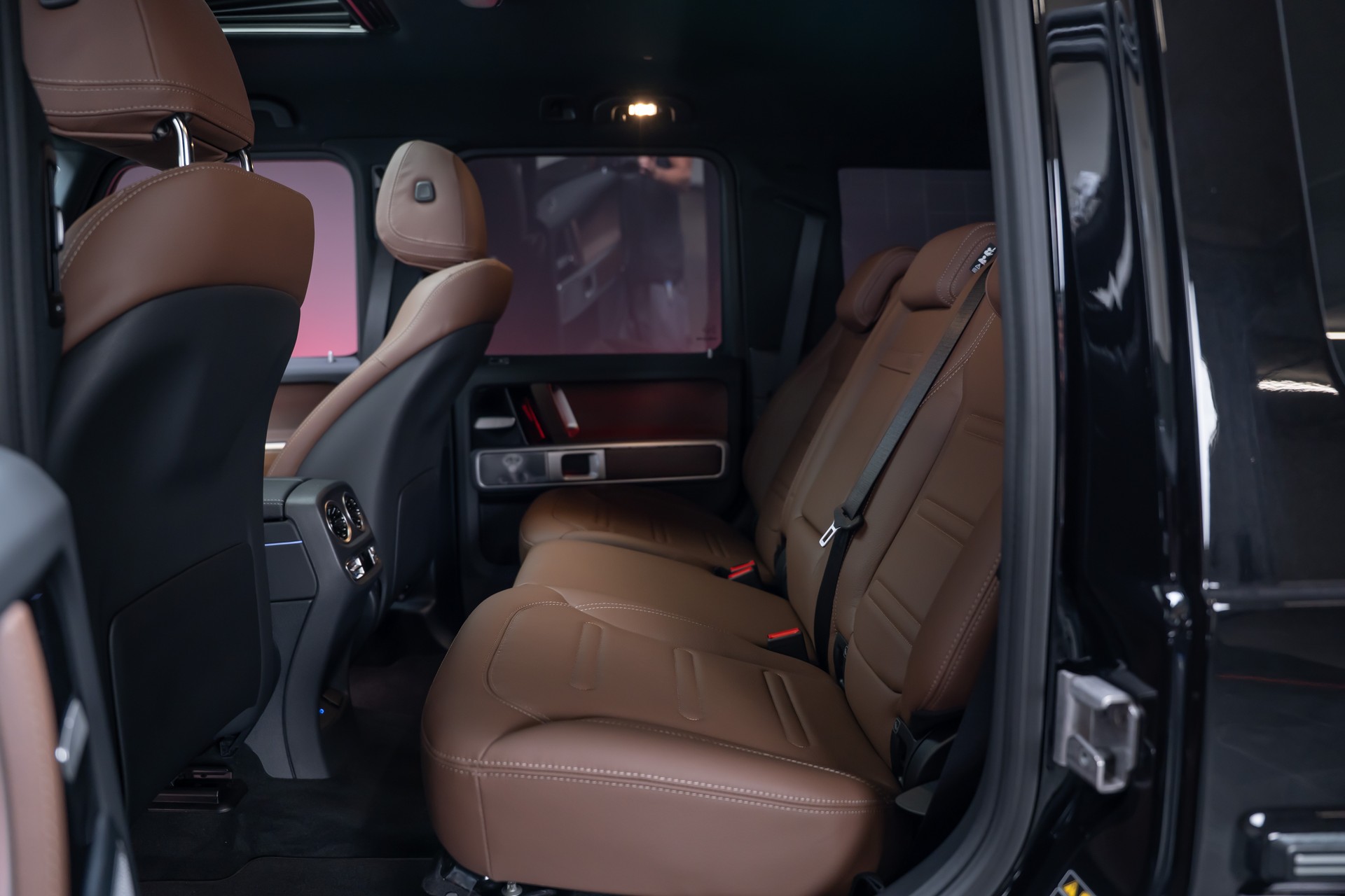 MERCEDES-BENZ G 450 d AMG Line / Burmester / Schiebedach / 360° Kamera-image-20