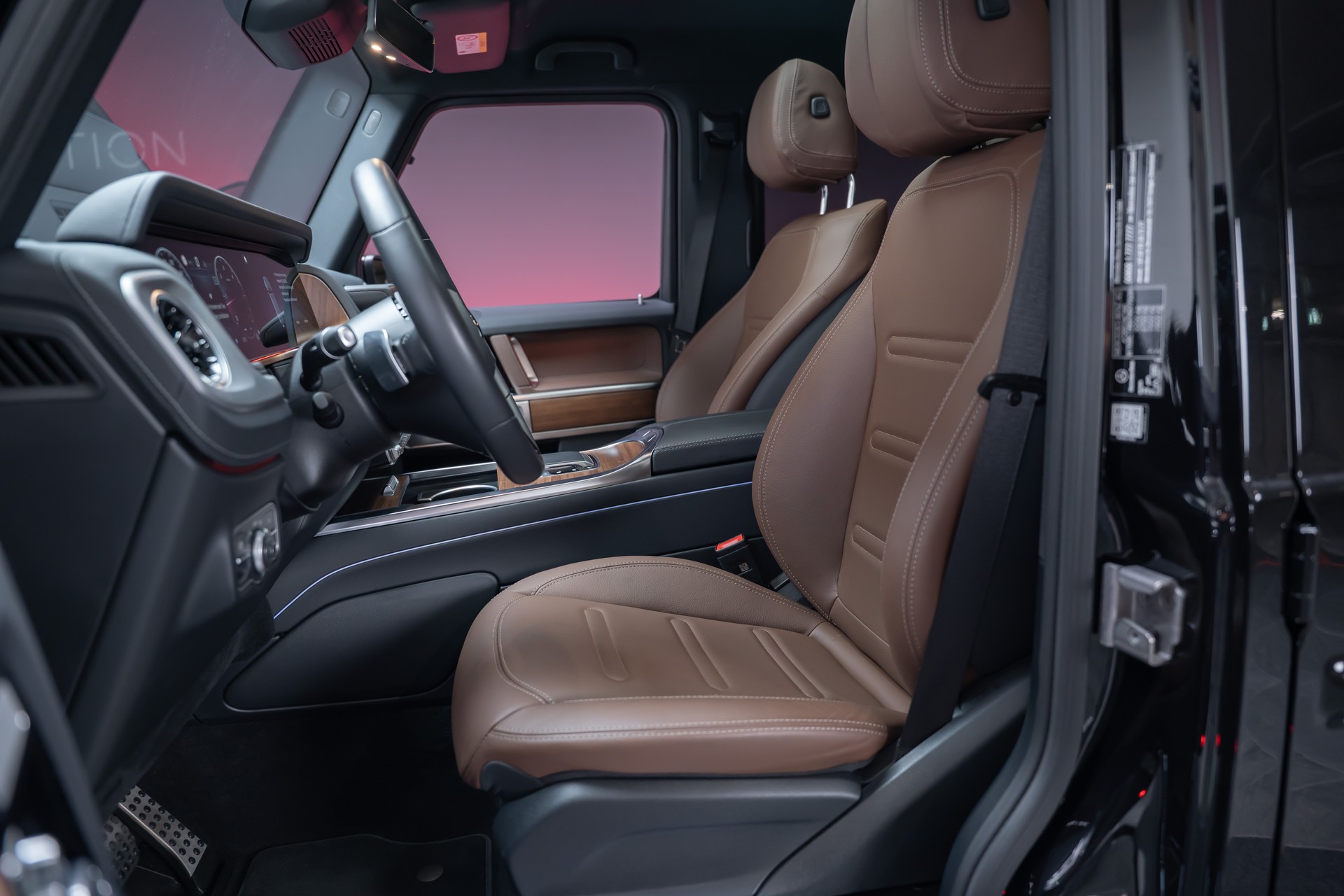 MERCEDES-BENZ G 450 d AMG Line / Burmester / Schiebedach / 360° Kamera-image-15