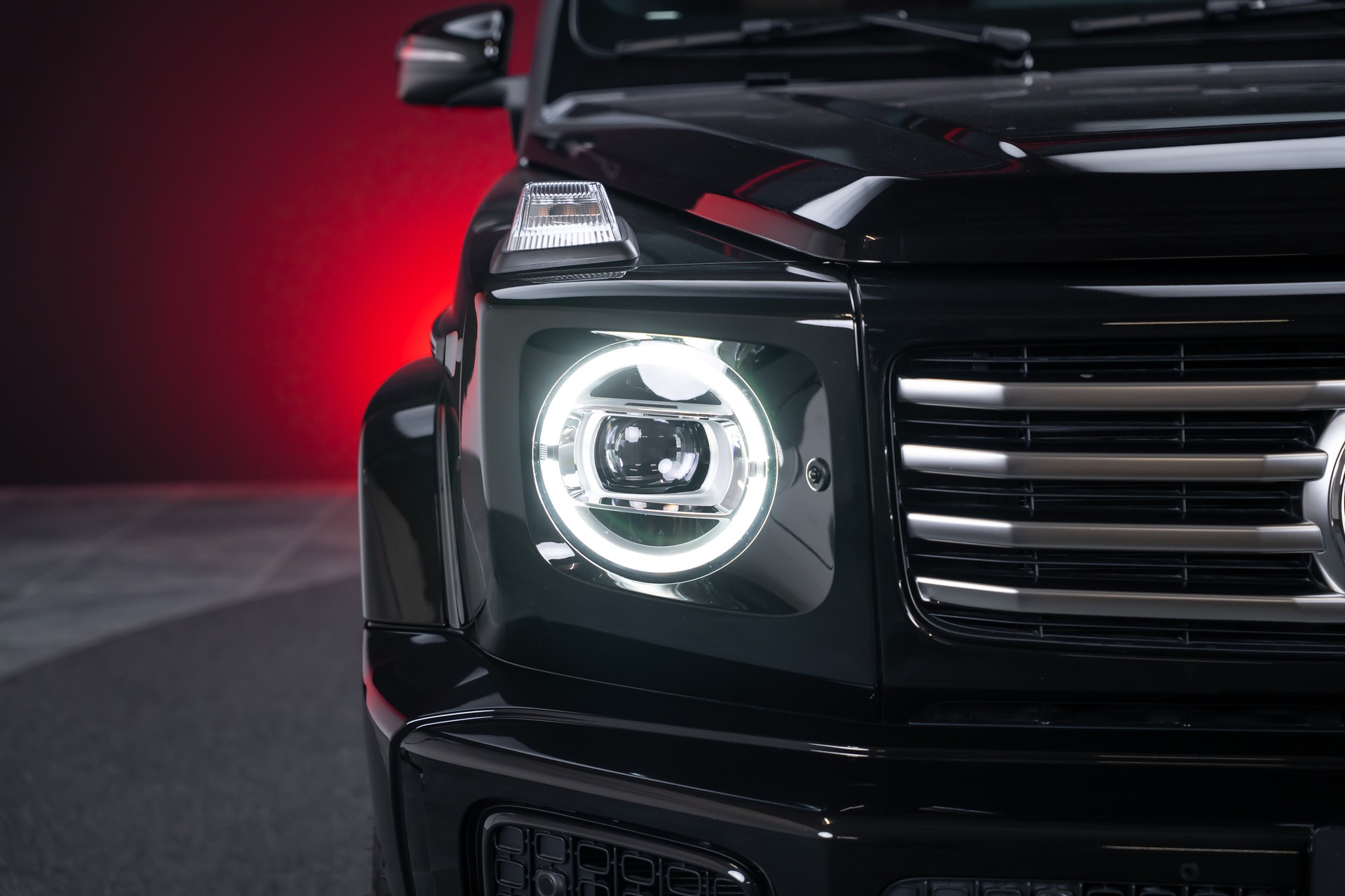 MERCEDES-BENZ G 450 d AMG Line / Burmester / Schiebedach / 360° Kamera-showroom-element-2