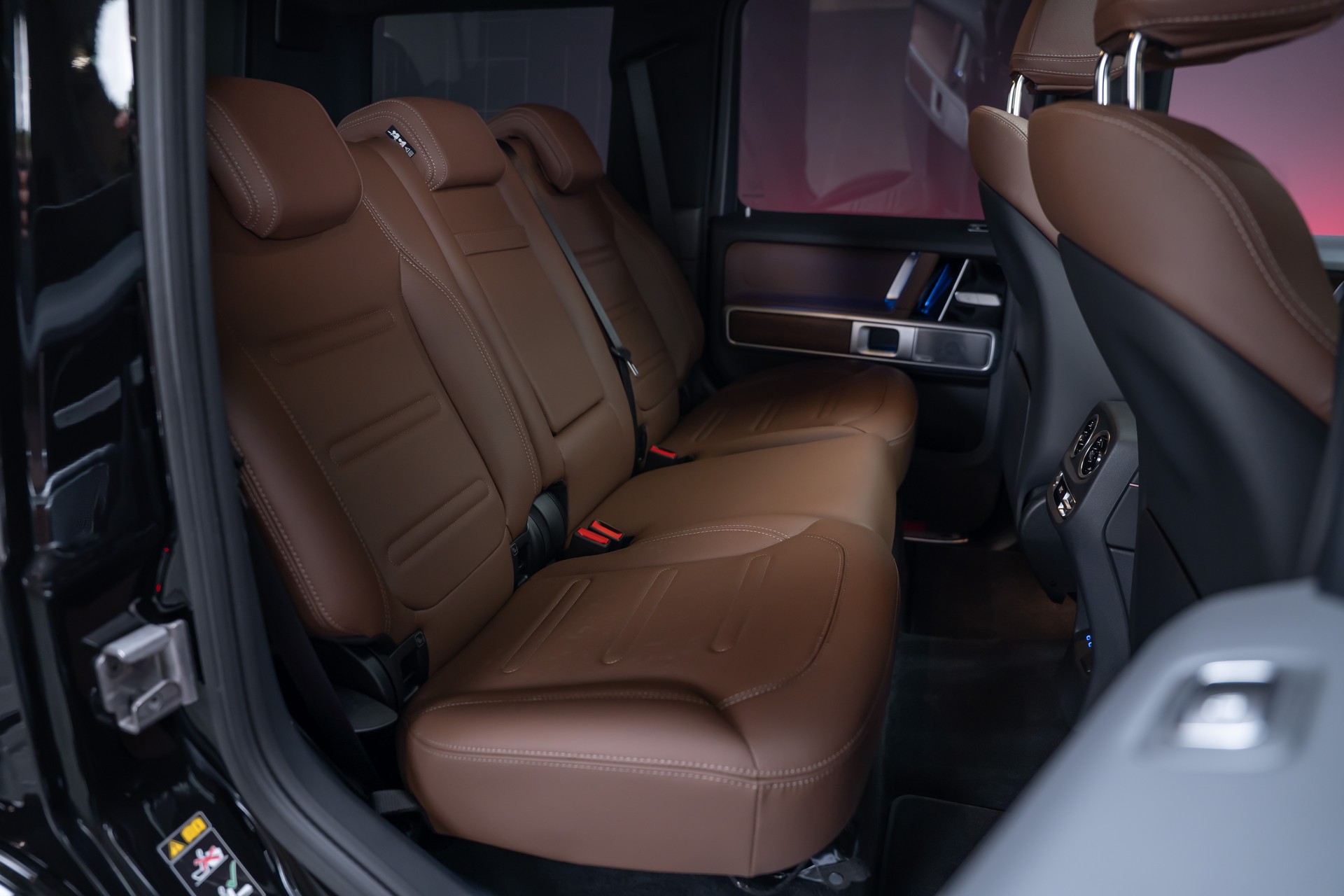 MERCEDES-BENZ G 450 d AMG Line / Burmester / Schiebedach / 360° Kamera-image-46