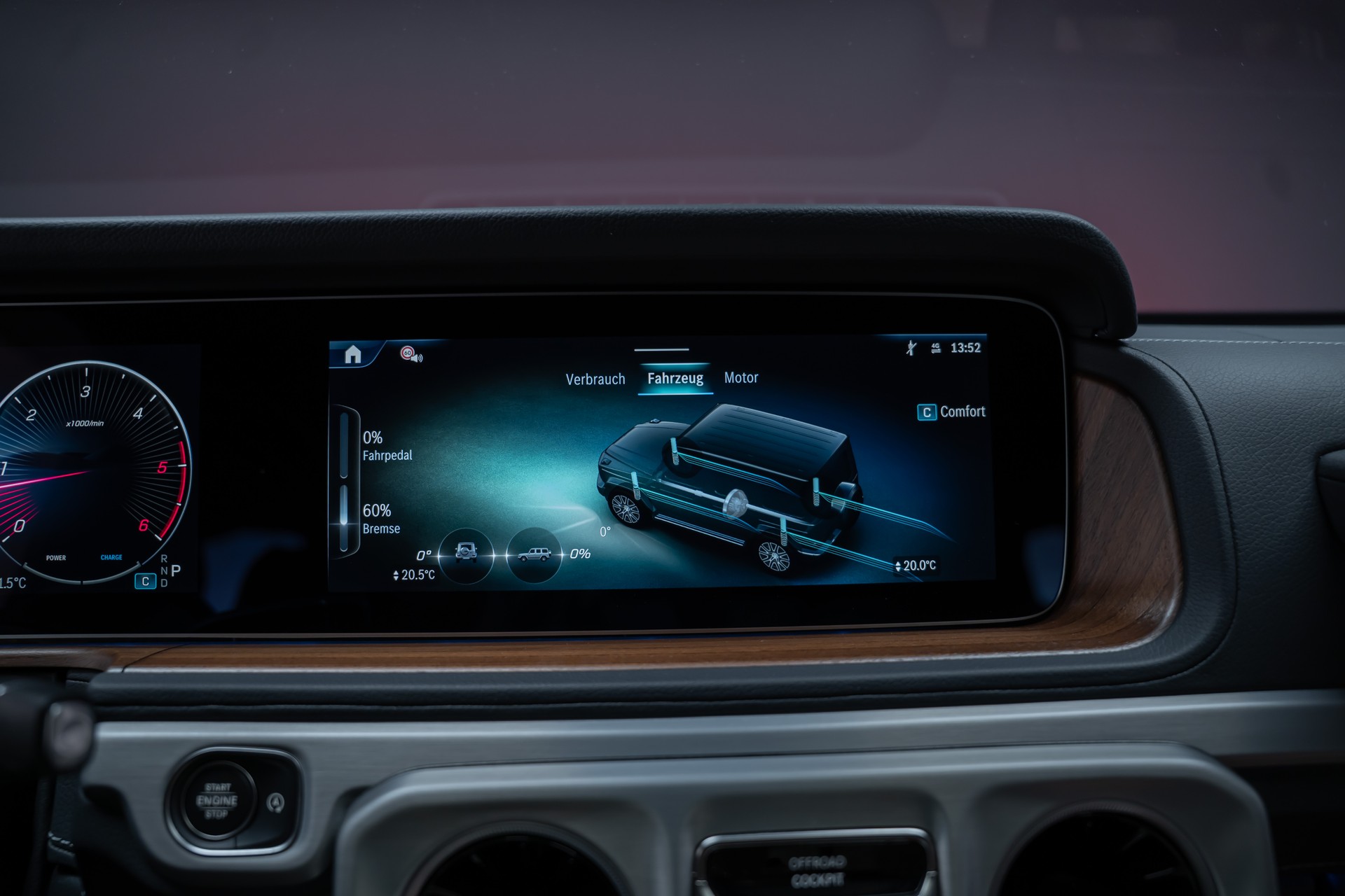 MERCEDES-BENZ G 450 d AMG Line / Burmester / Schiebedach / 360° Kamera-image-38