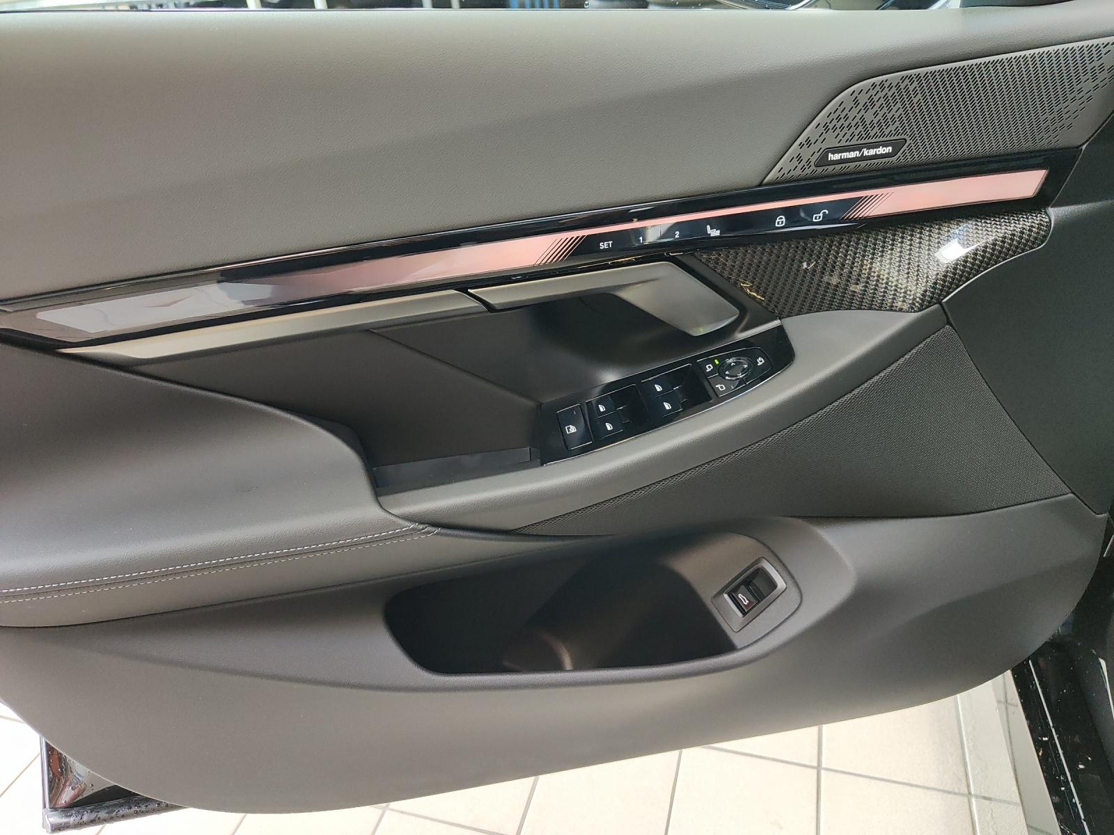 BMW 540d xDrive Touring-image-10