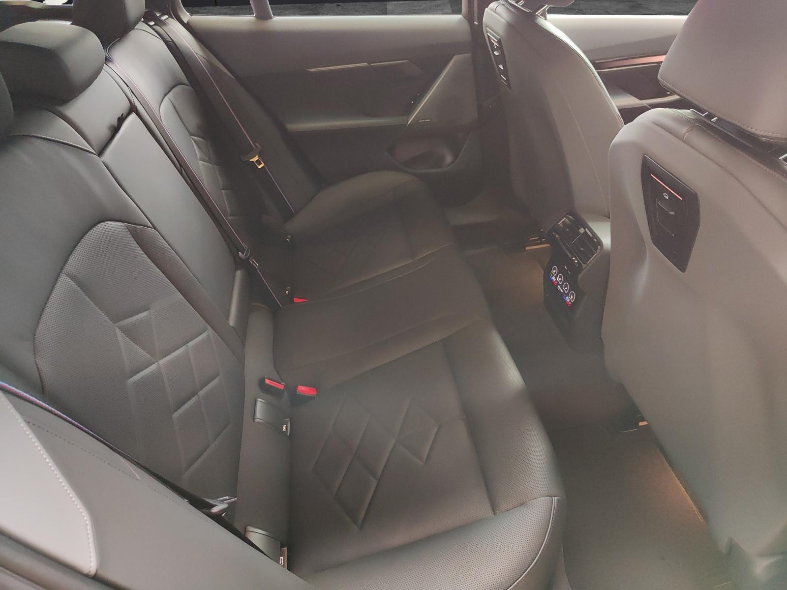 BMW 540d xDrive Touring-image-16