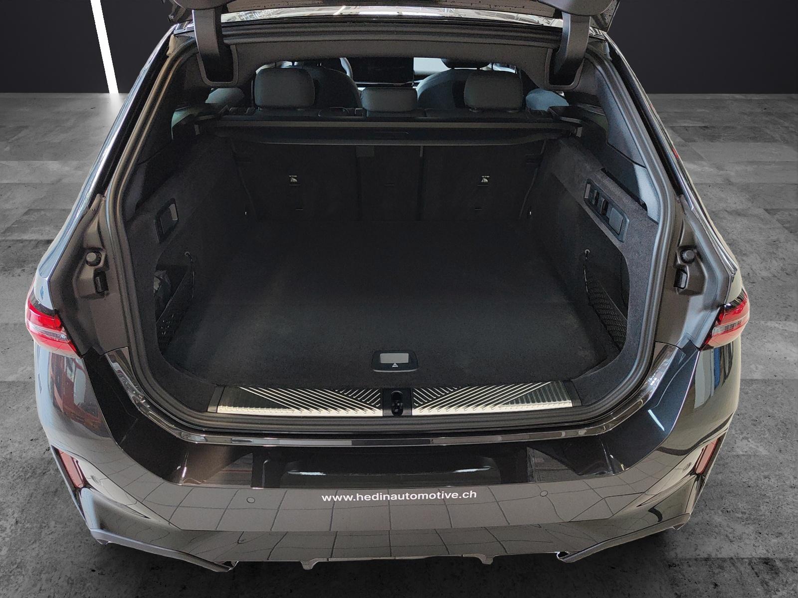 BMW 540d xDrive Touring-image-12