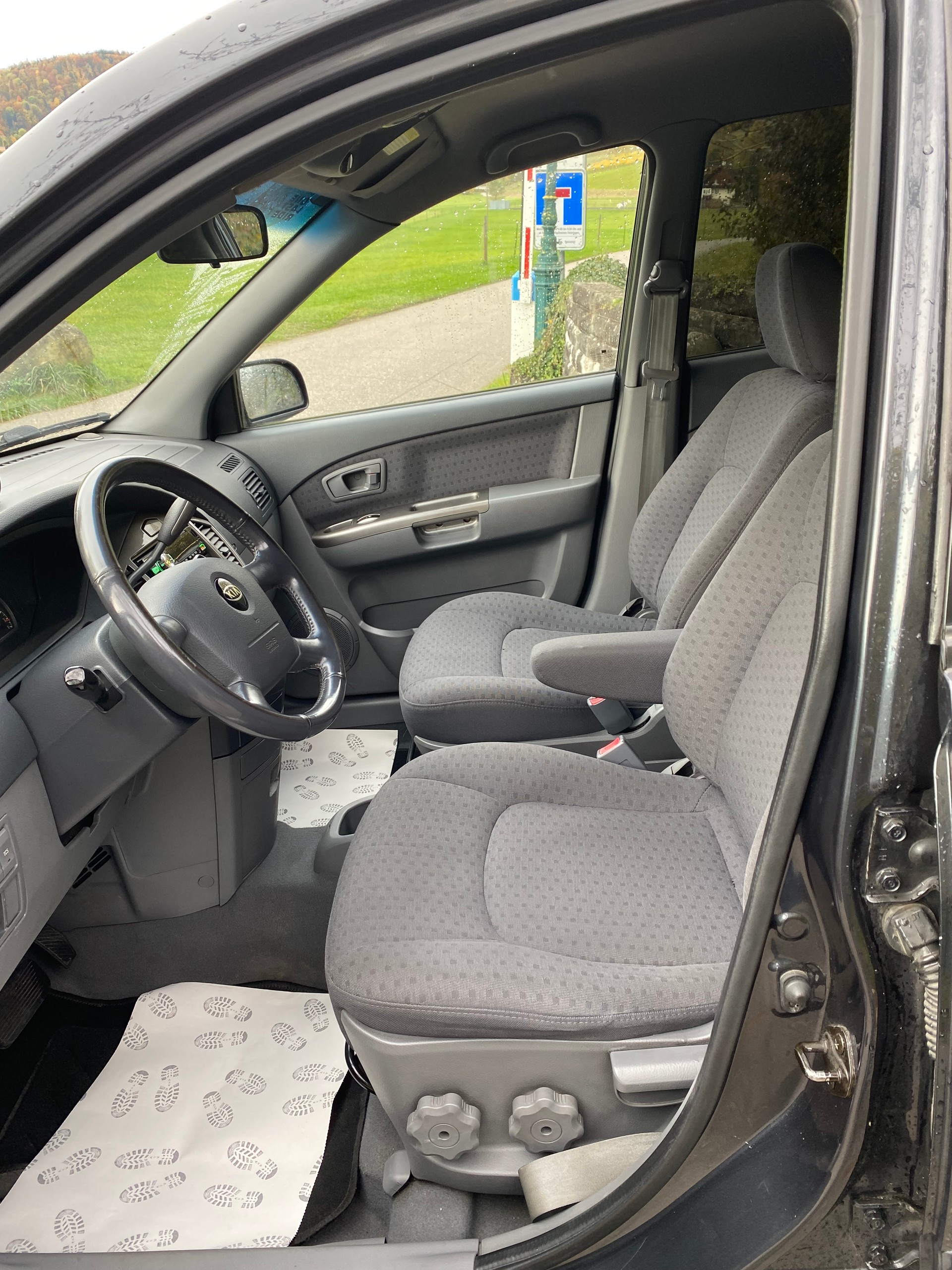 KIA Carens 2.0 CRDi EX-image-8