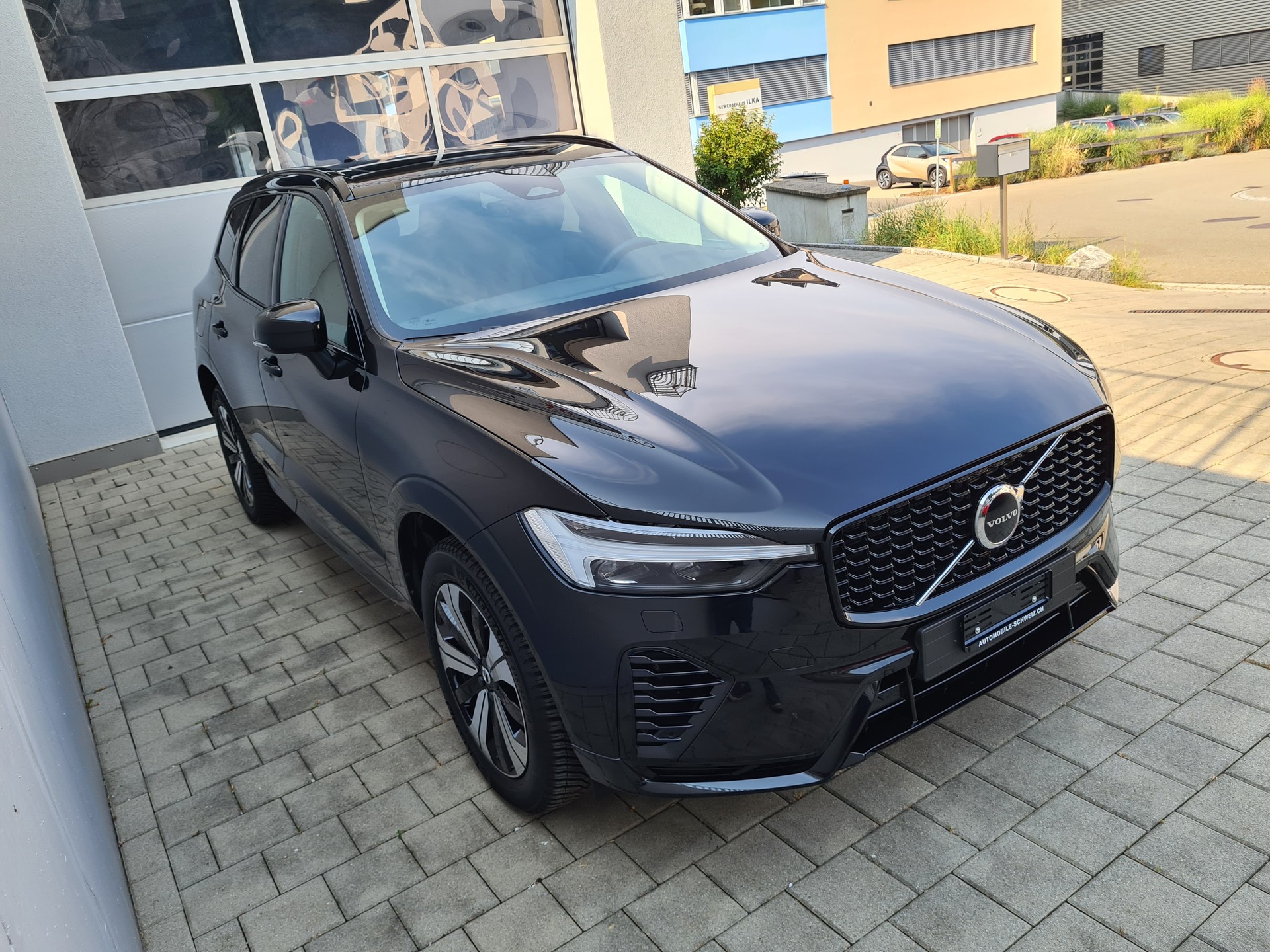 VOLVO XC60 T8 eAWD PluginHybrid Plus Dark Geartronic-image-5