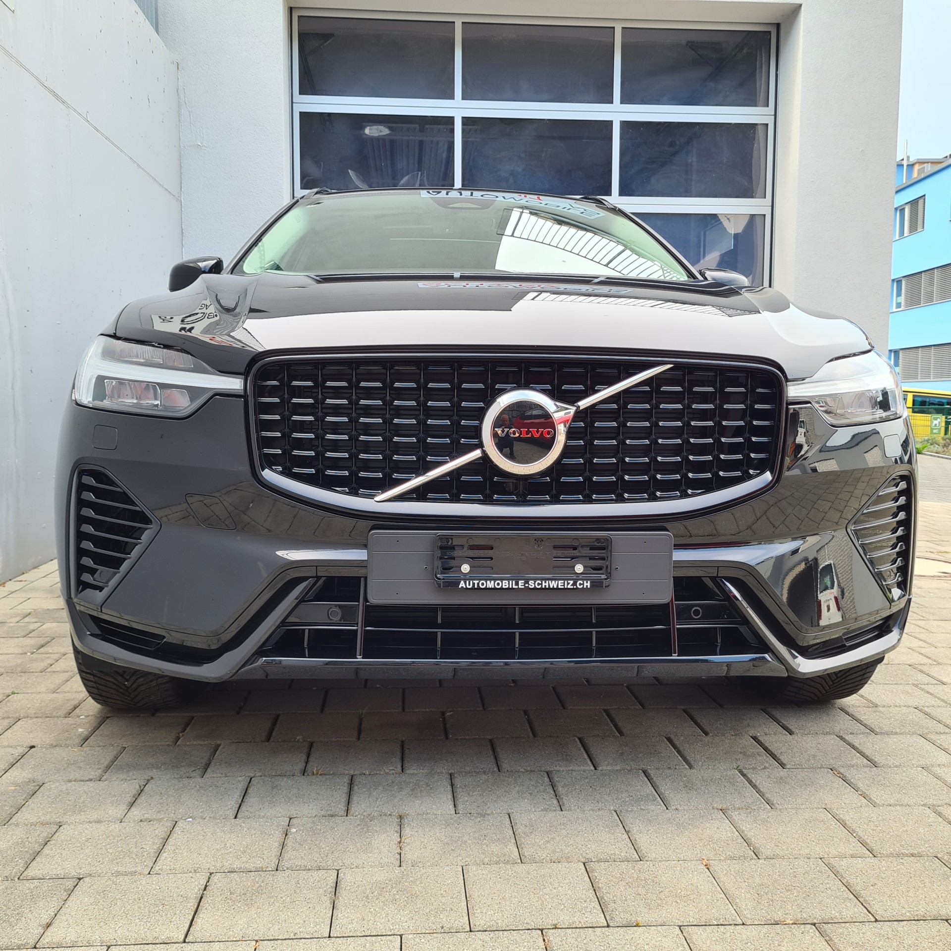 VOLVO XC60 T8 eAWD PluginHybrid Plus Dark Geartronic-image-4