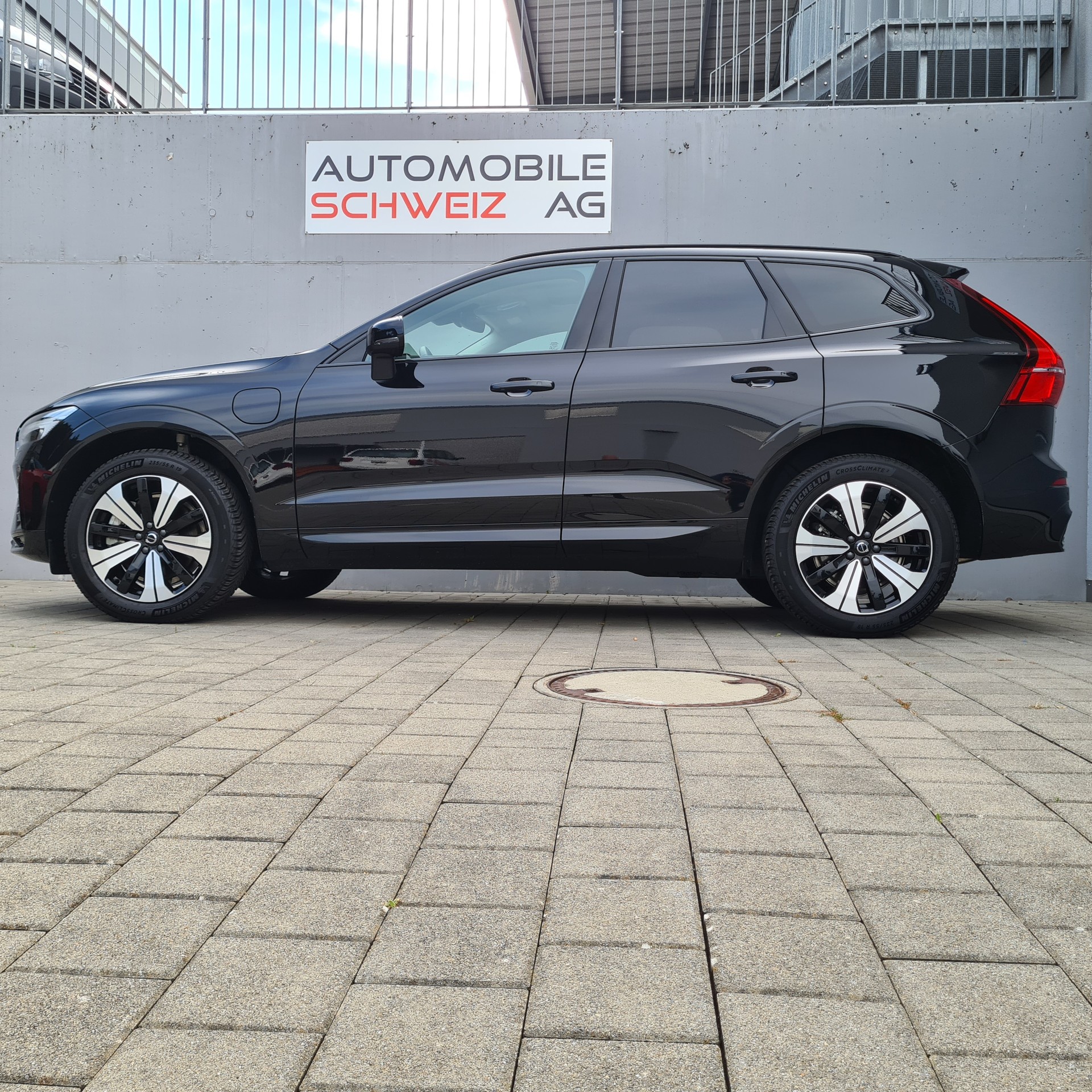 VOLVO XC60 T8 eAWD PluginHybrid Plus Dark Geartronic