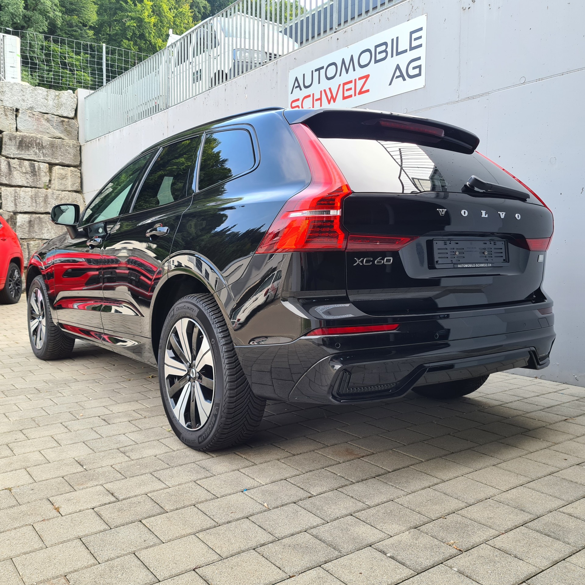VOLVO XC60 T8 eAWD PluginHybrid Plus Dark Geartronic-image-9