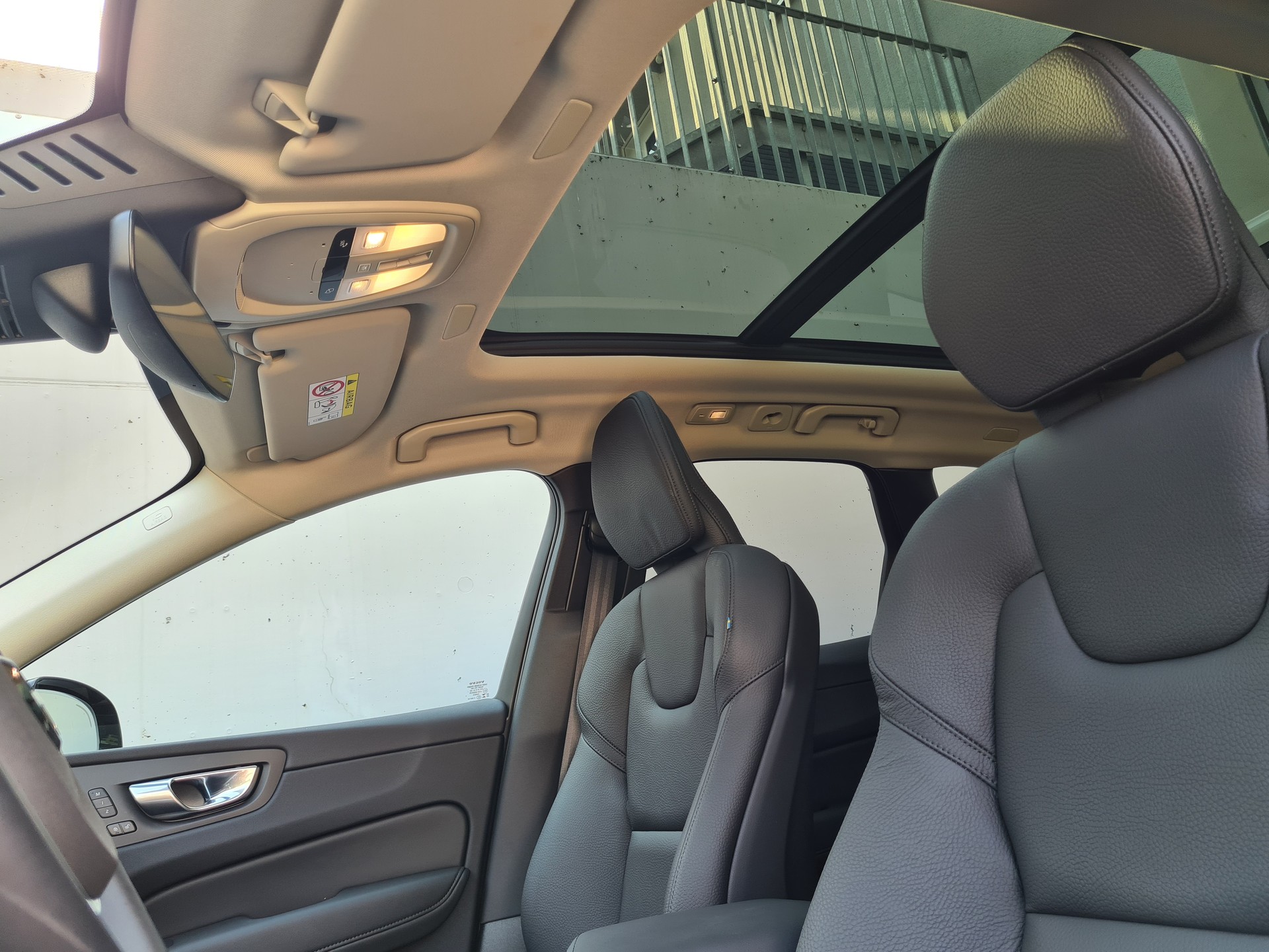 VOLVO XC60 T8 eAWD PluginHybrid Plus Dark Geartronic-image-12